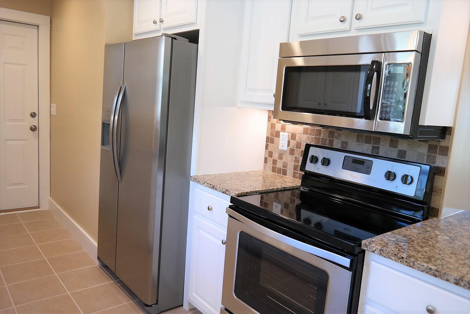 OAKWOOD LAKES ESTATES - Residential