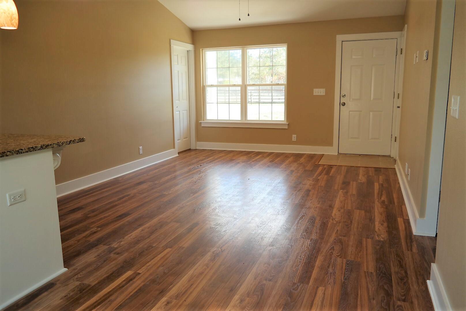 OAKWOOD LAKES ESTATES - Residential