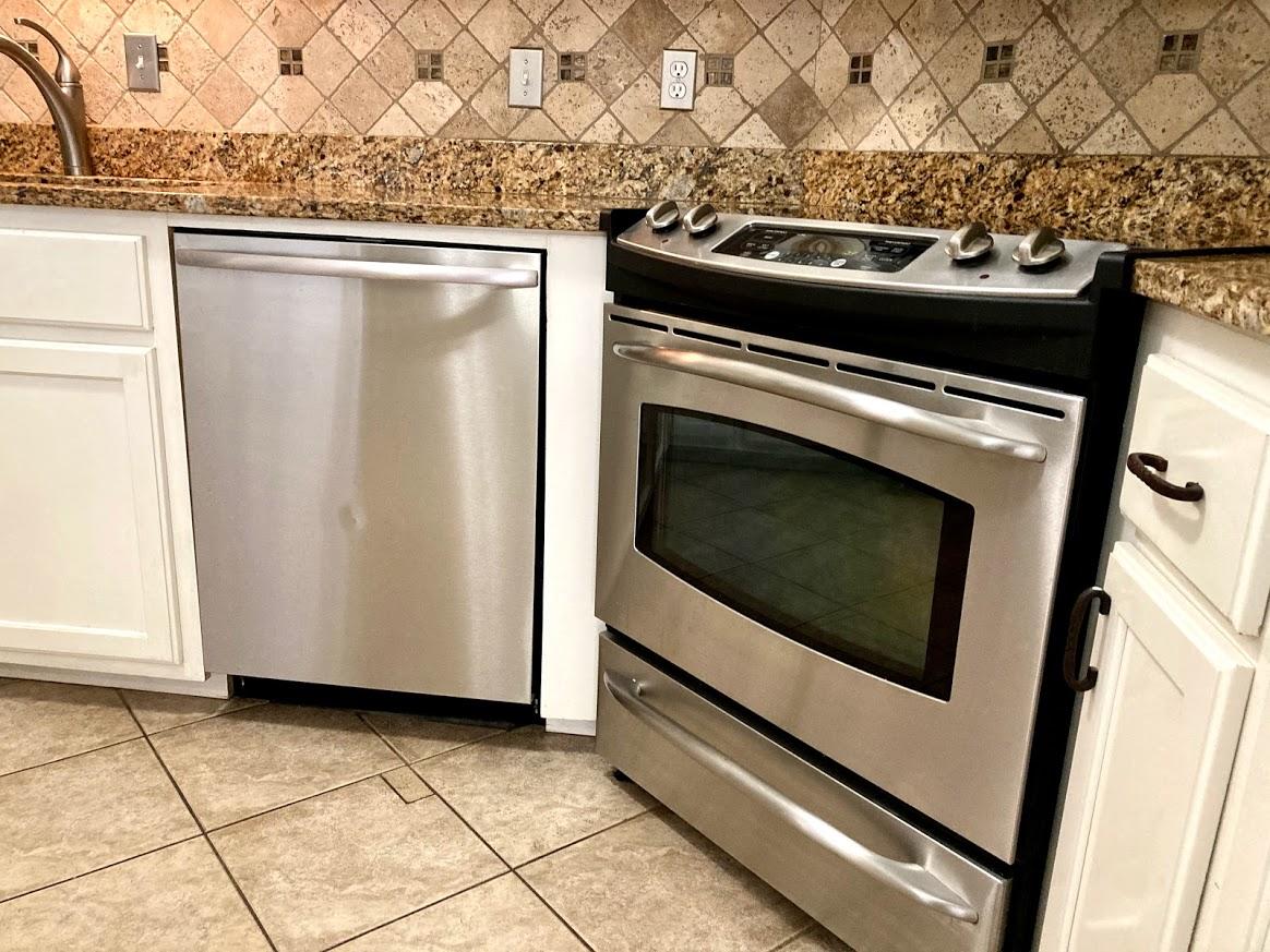 SHORELINE GARDENS T/H - Residential