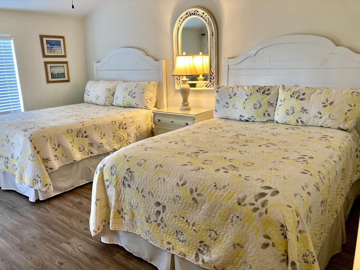 SHORELINE GARDENS T/H - Residential