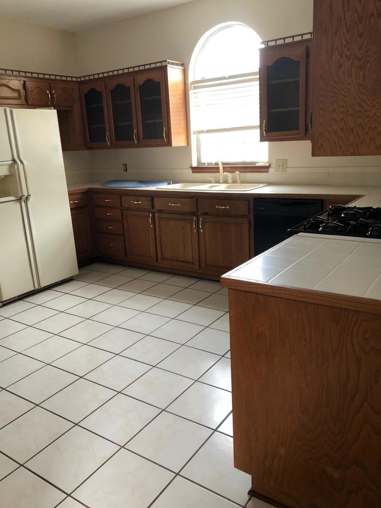 PARISH PINES - Residential Lease