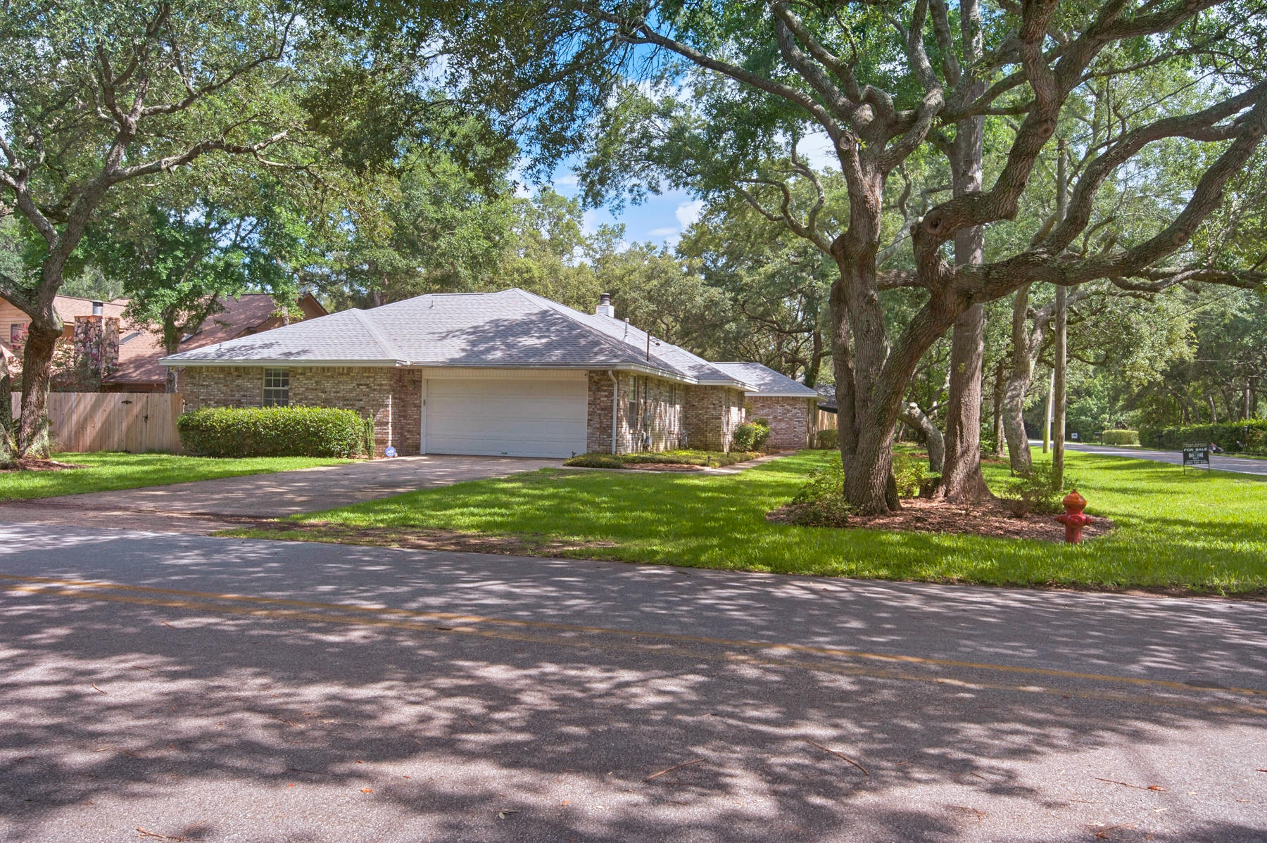 BAYOU POQUITO - Residential