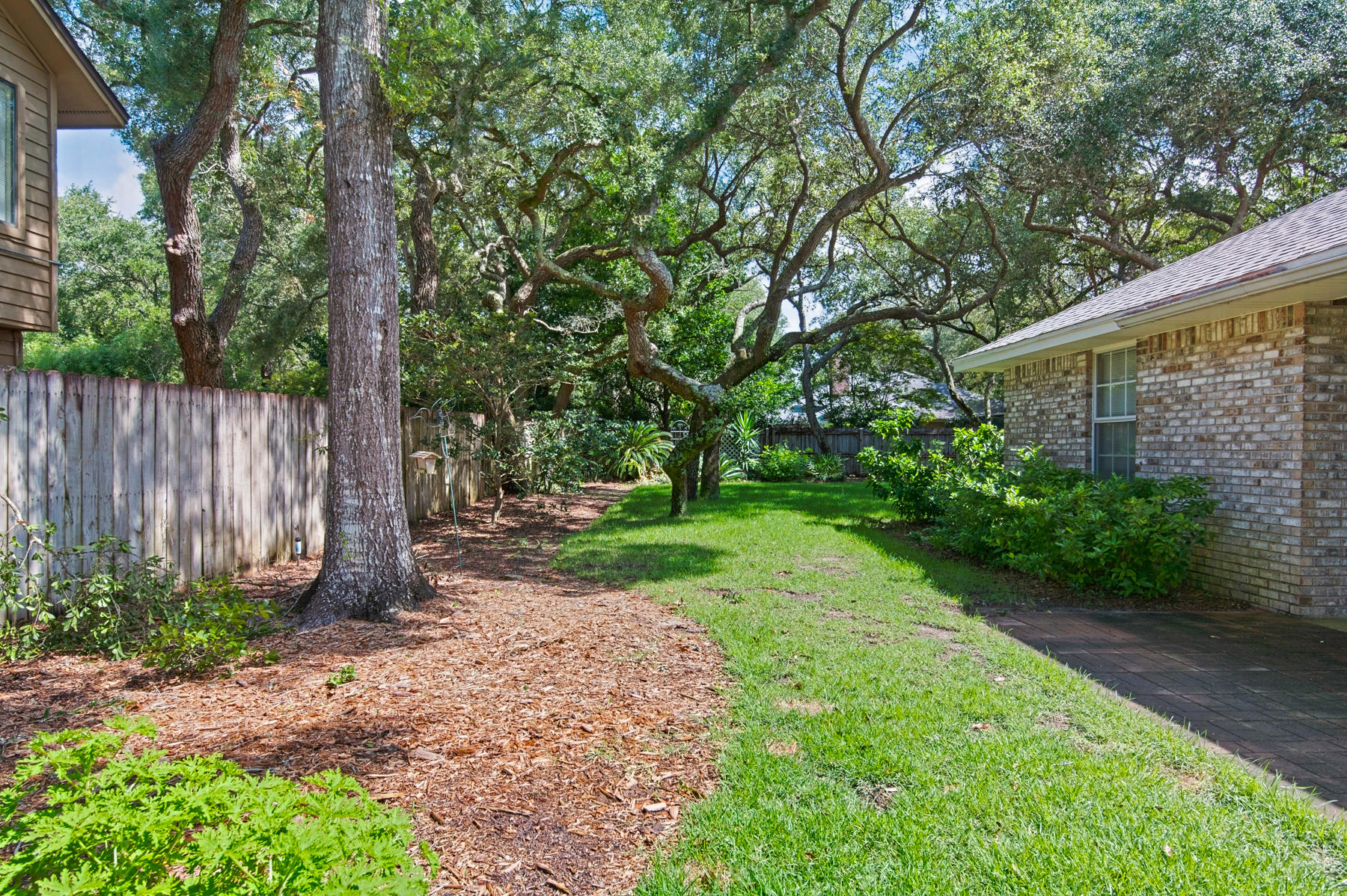 BAYOU POQUITO - Residential