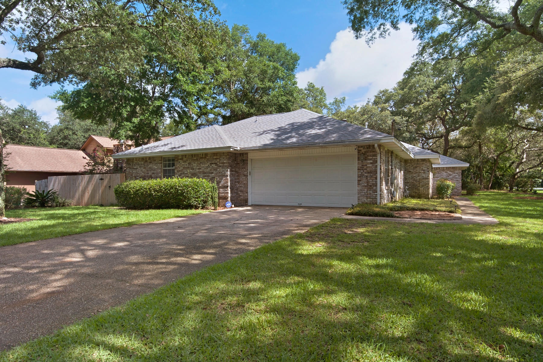 BAYOU POQUITO - Residential