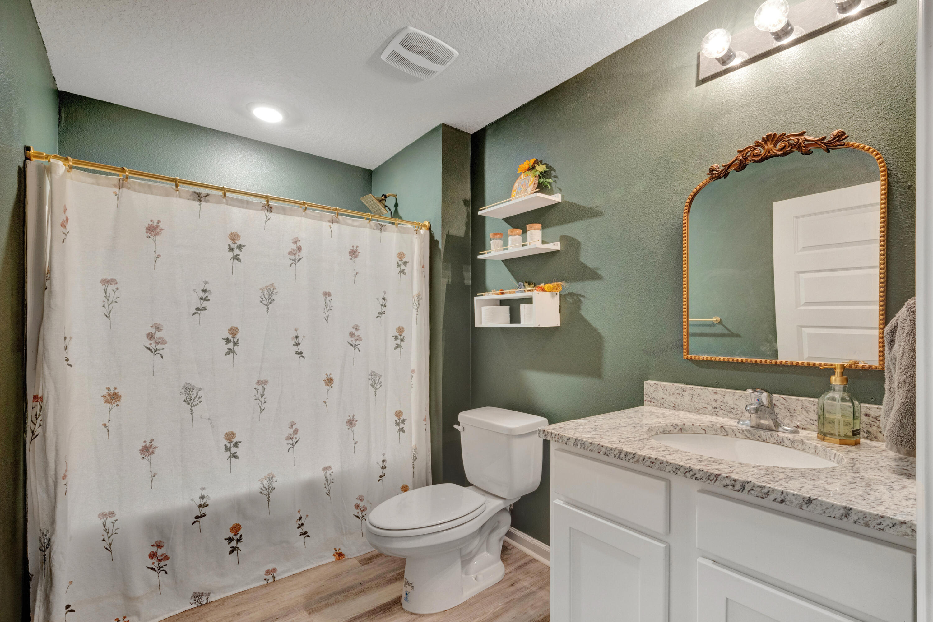 HOMEWOOD EST - Residential