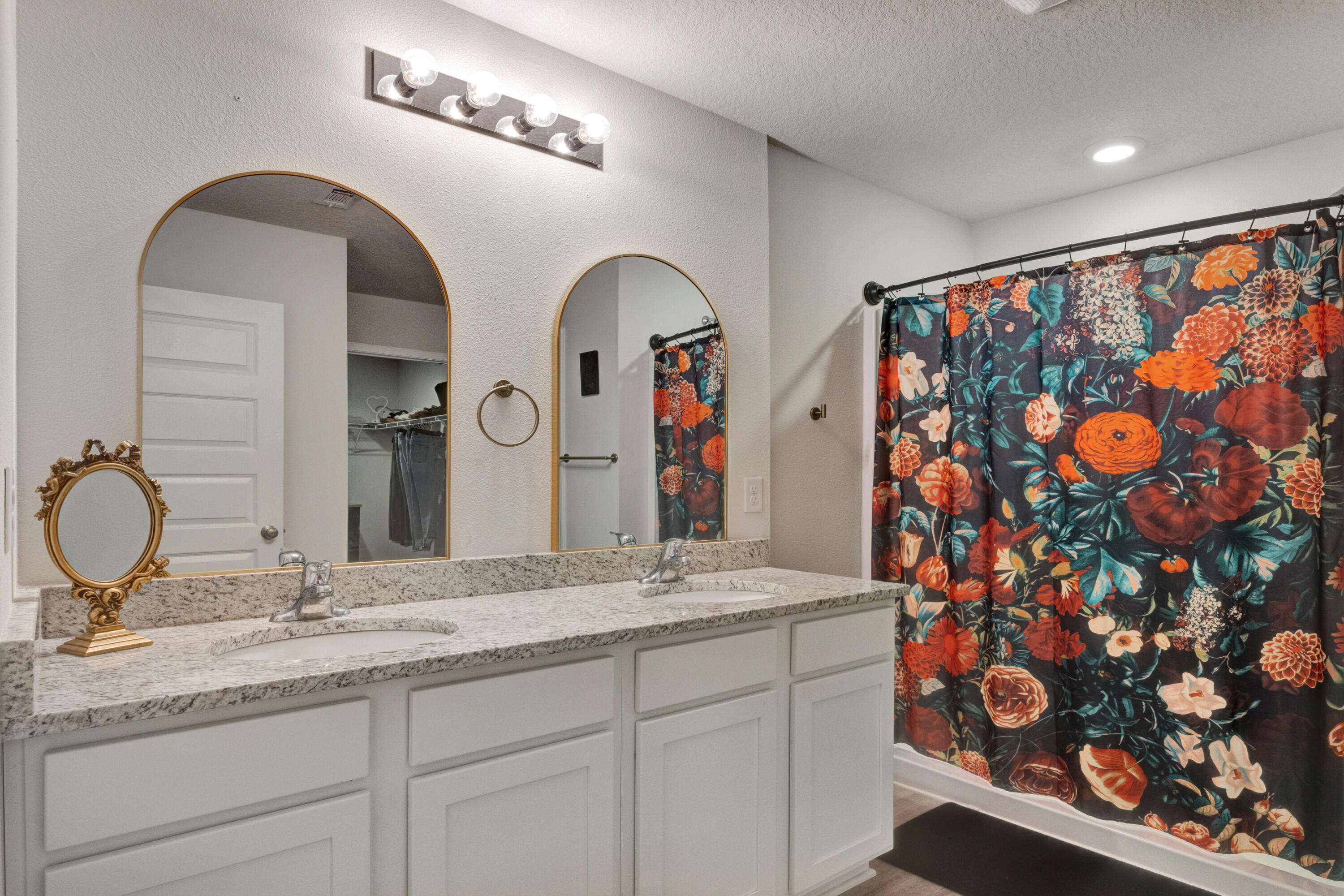 HOMEWOOD EST - Residential