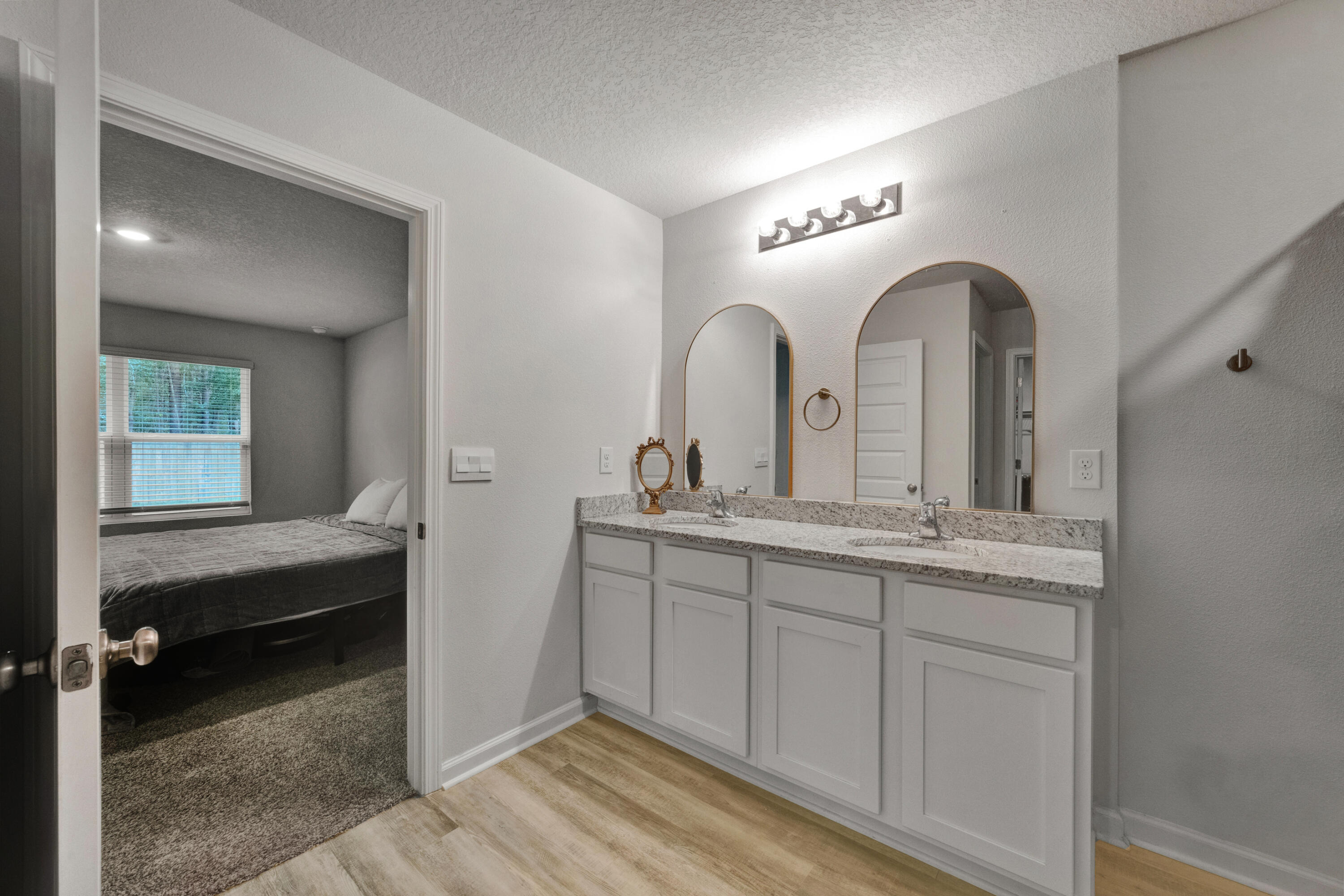HOMEWOOD EST - Residential