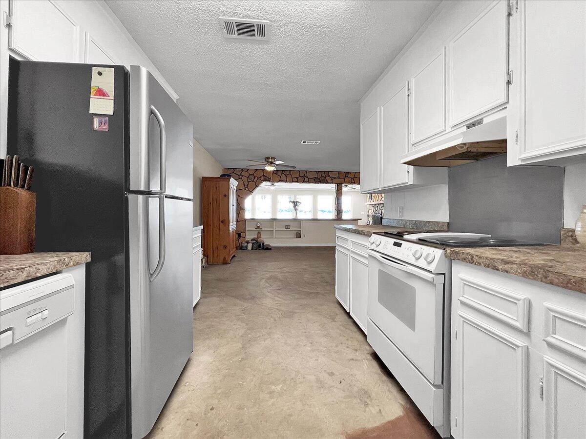 NO RECORDED SUBDIVISION - Residential