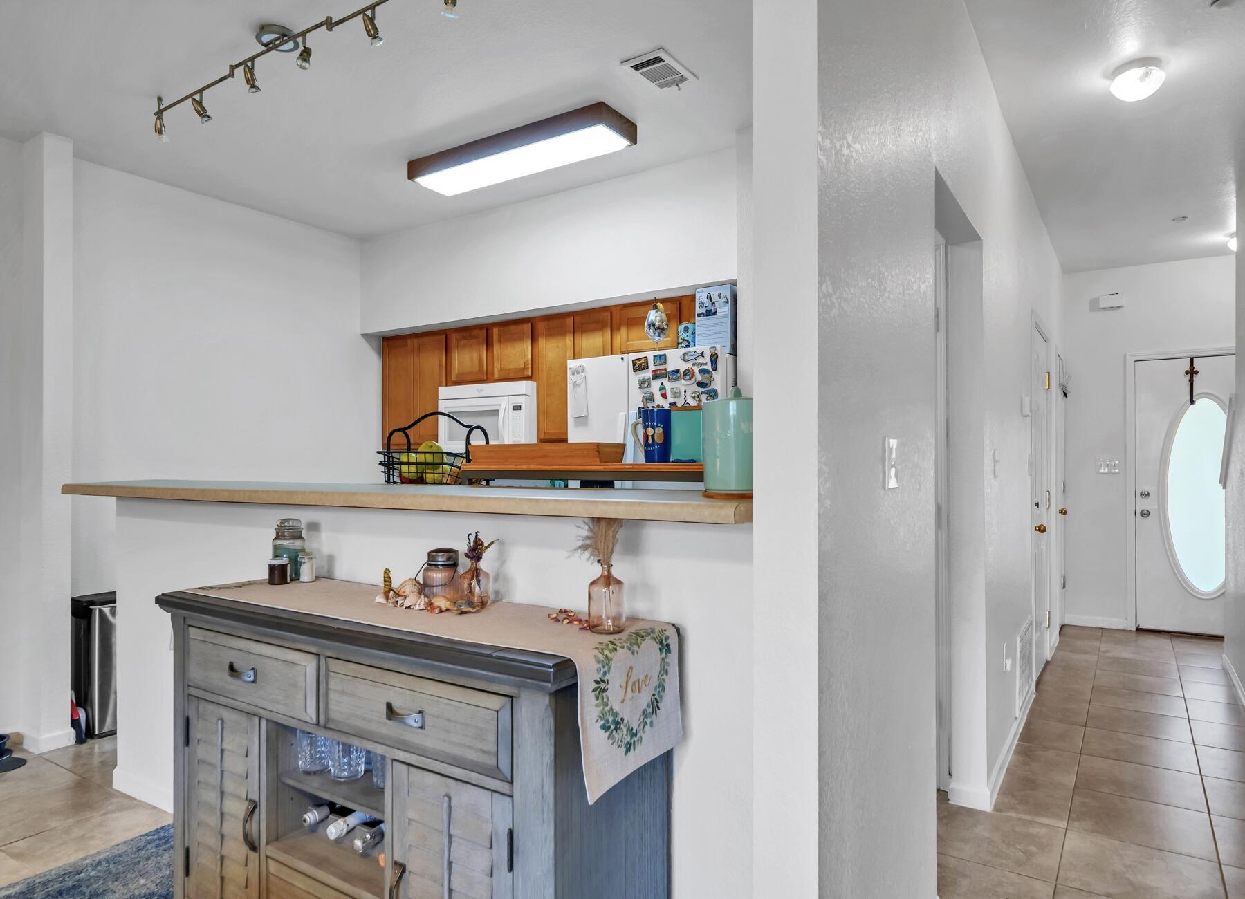 YACHT CLUB OAKS - Residential Lease
