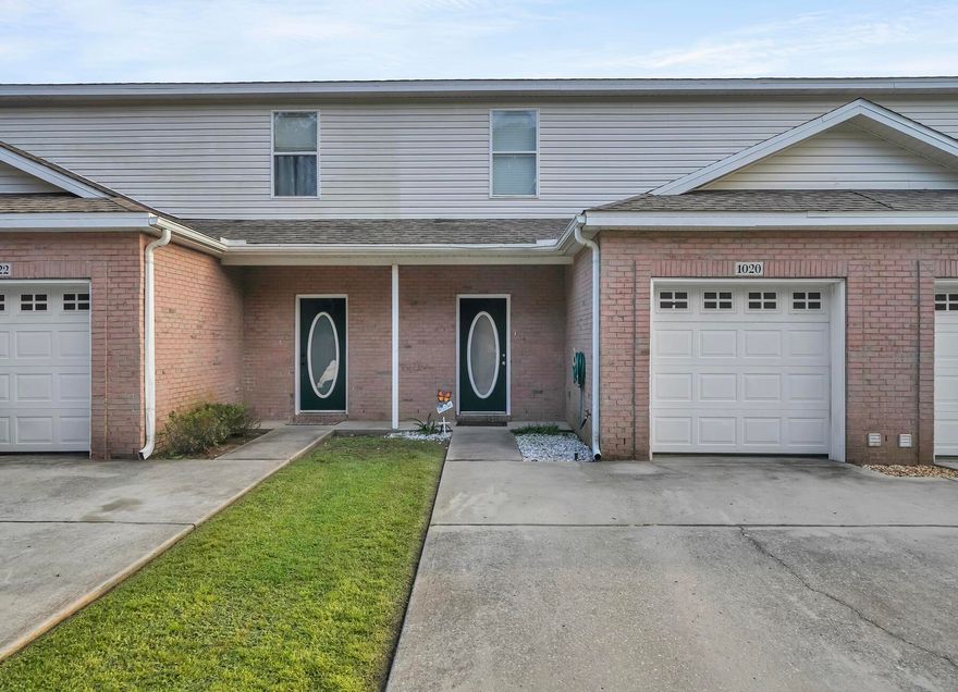 AVAILABLE... November 15, 2023... MOVE IN SPECIAL- $500 off first month's rent! 3bd/2.5bth in the heart of Fort Walton Beach. This home is within walking distance to a public waterfront park and close to bases and shopping. Open floor plan with a fenced back yard. NO smoking. Pets allowed upon approval with a non-refundable pet fee. 600 minimum FICO credit score required in addition to meeting rental criteria. Pest and lawn care included.