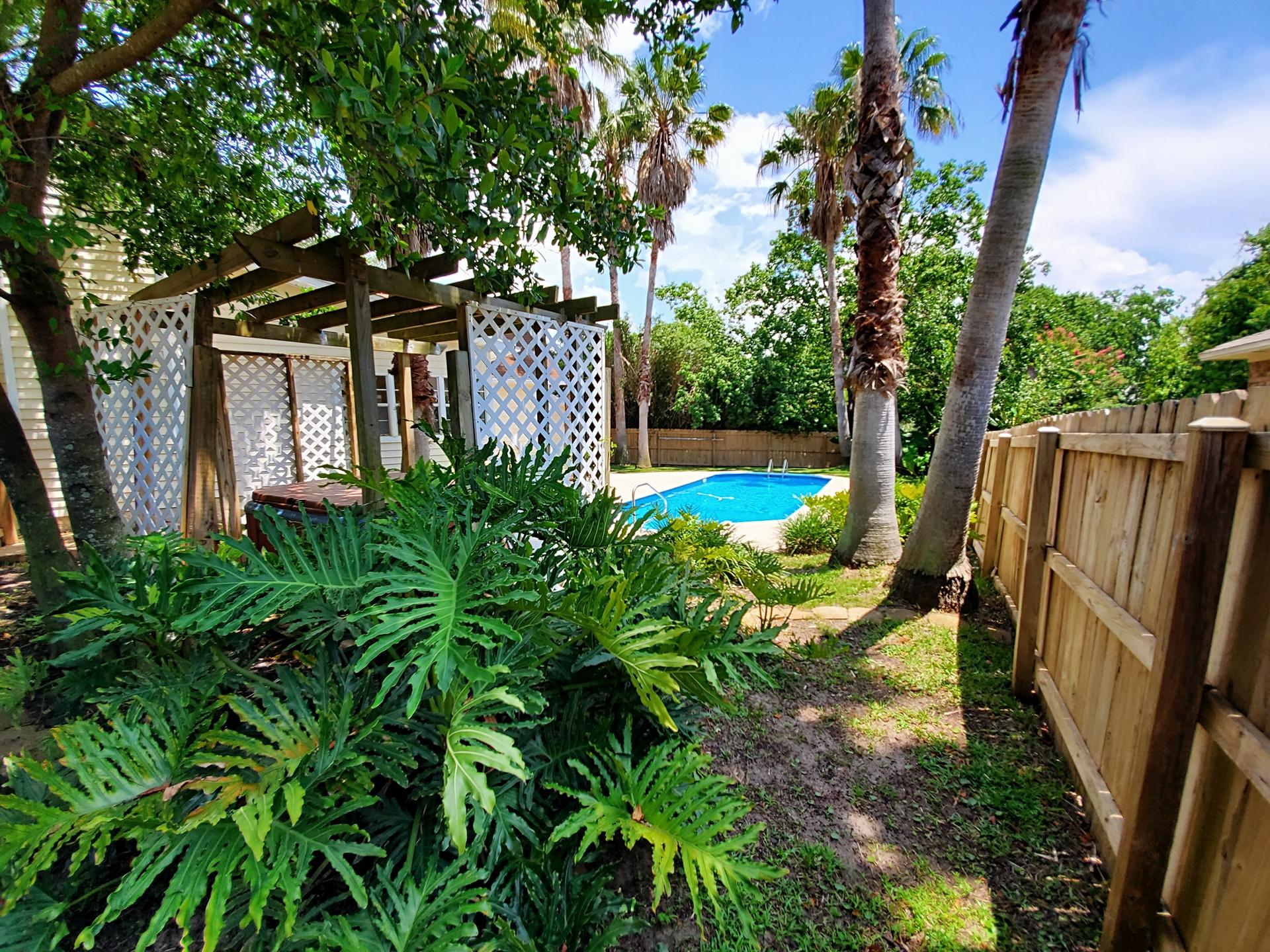 BAYVIEW MANOR - Residential