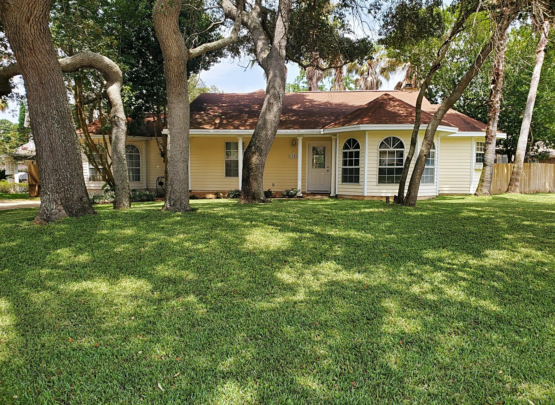 BAYVIEW MANOR - Residential