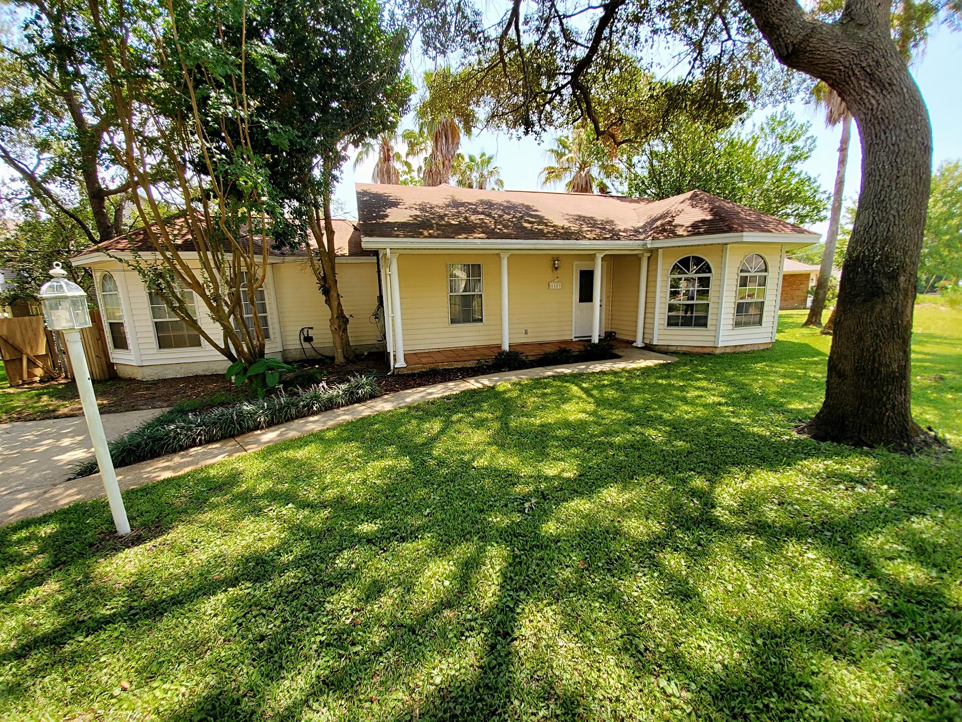 BAYVIEW MANOR - Residential