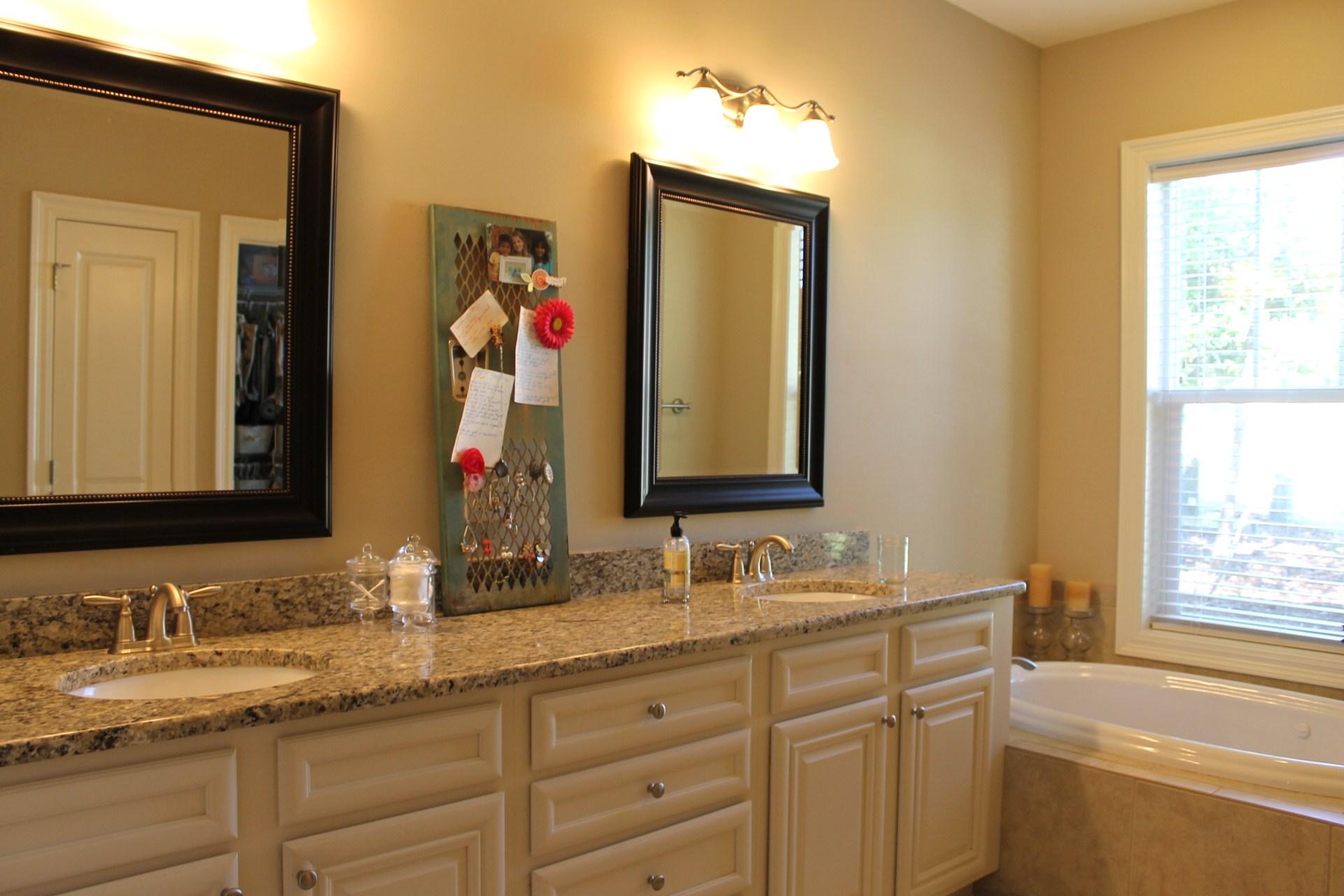 HAWK'S LANDING - Residential