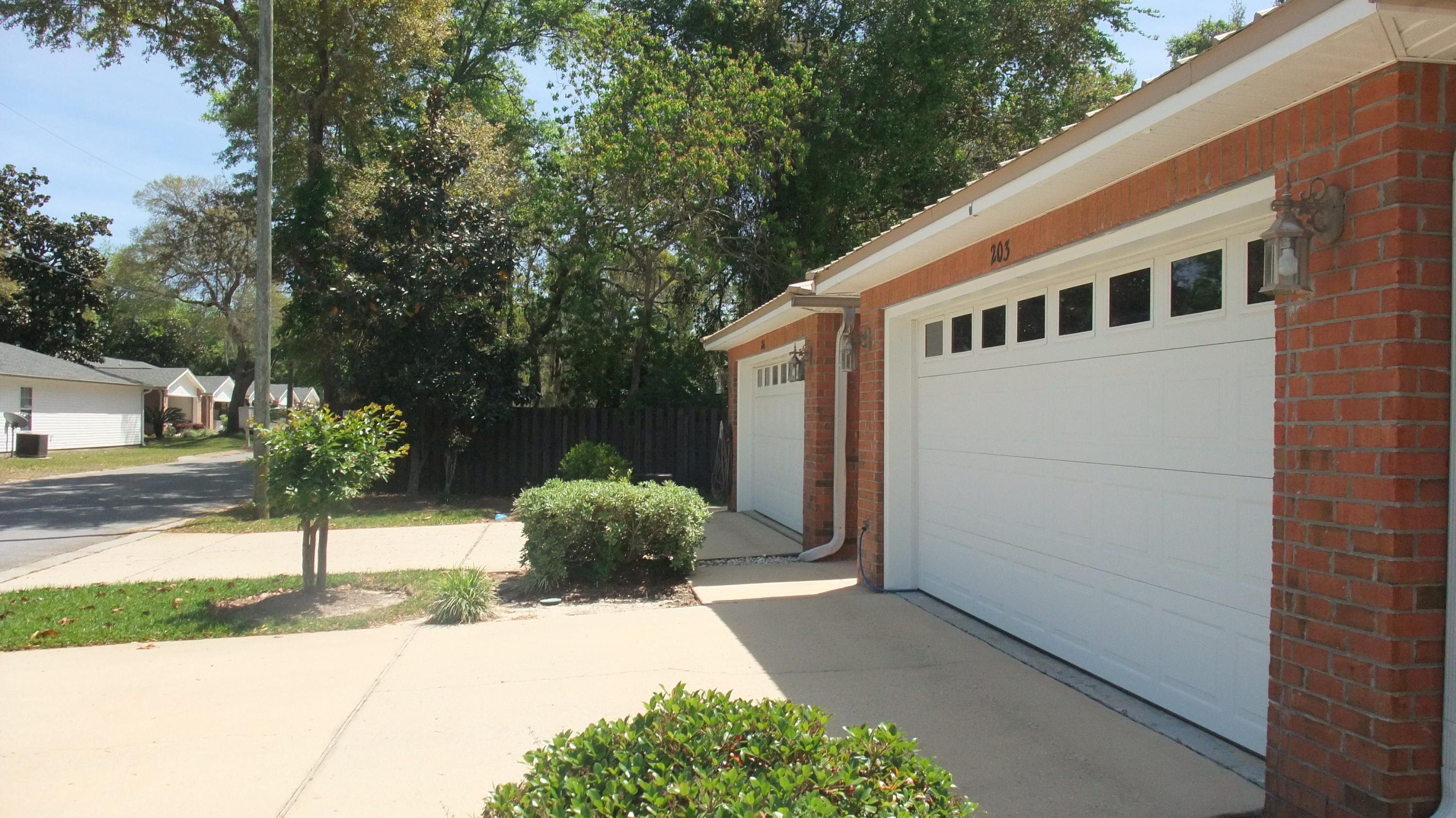 MAGNOLIAS OF MARY ESTHER - Residential Lease