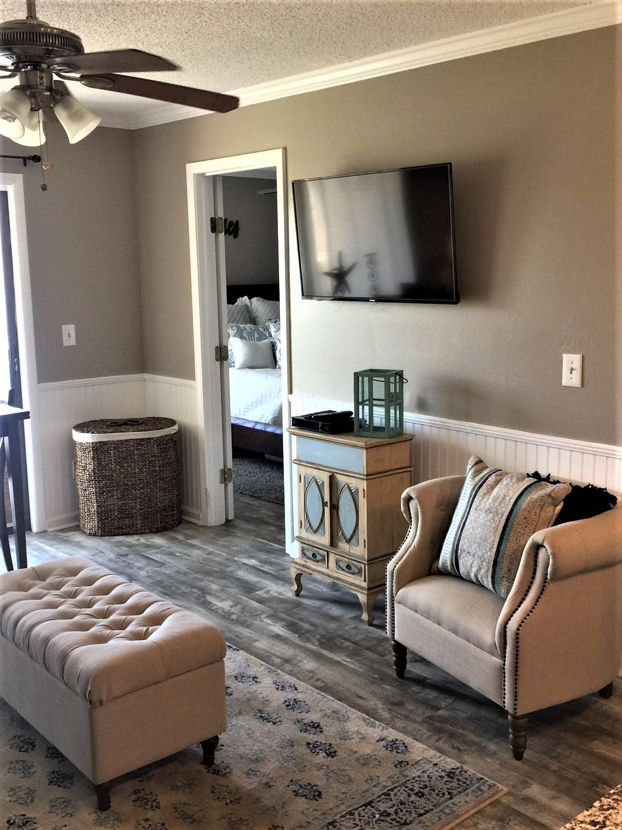 LAKEVIEW CONDO - Residential