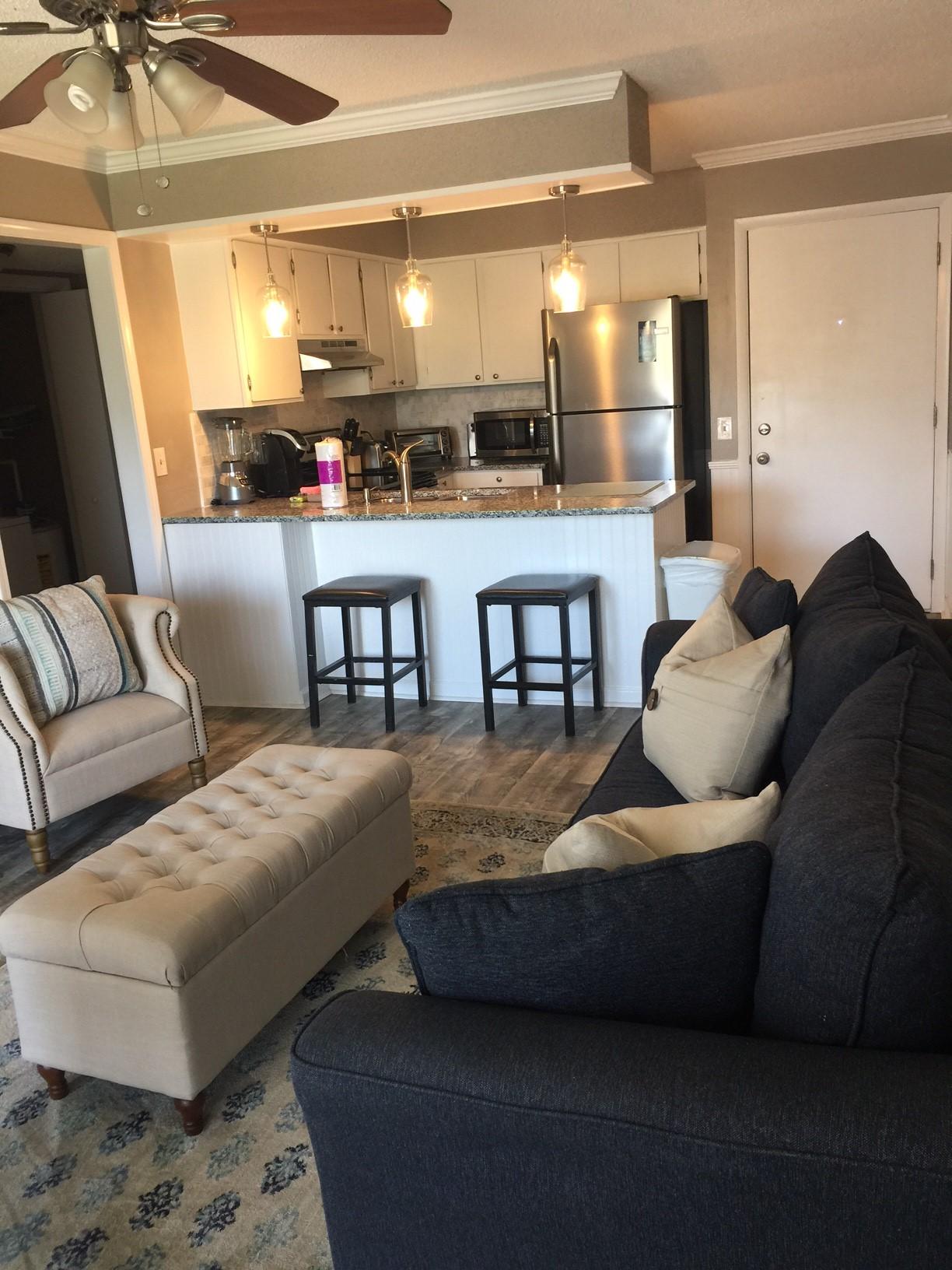 LAKEVIEW CONDO - Residential