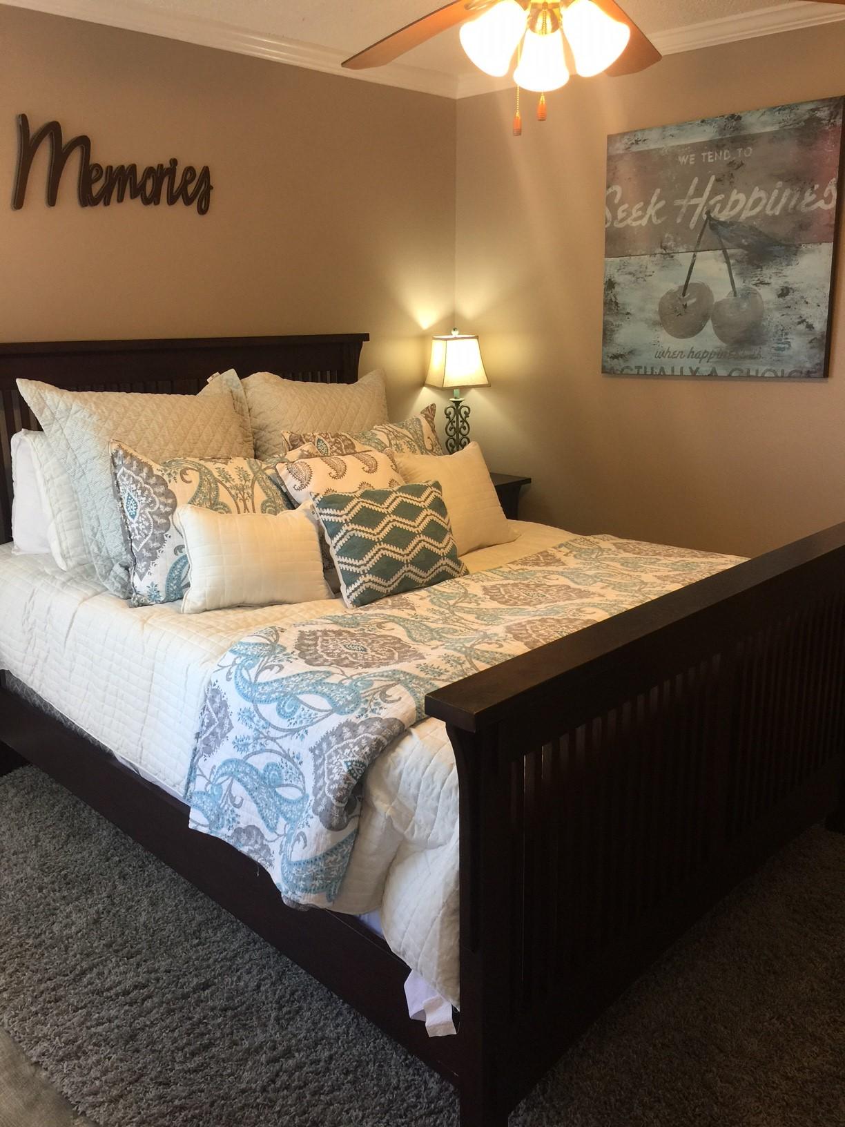 LAKEVIEW CONDO - Residential