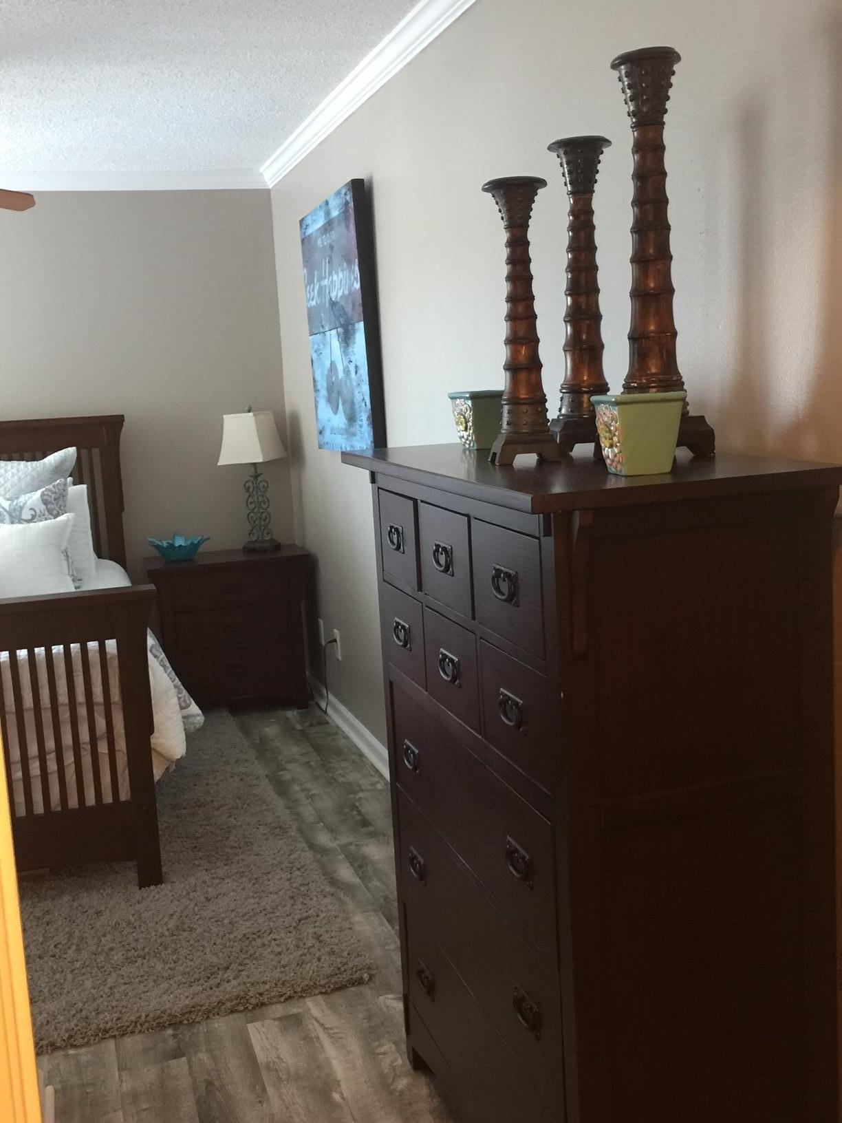 LAKEVIEW CONDO - Residential