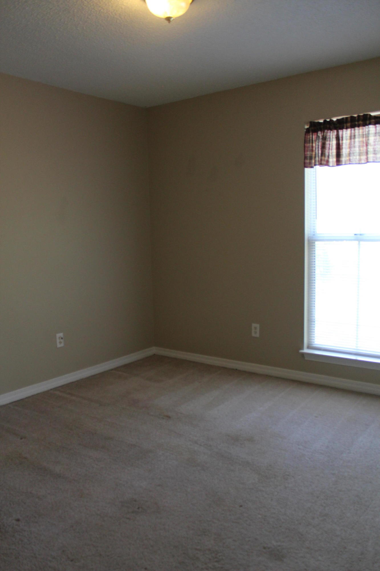 SHOAL CREEK MANOR - Residential