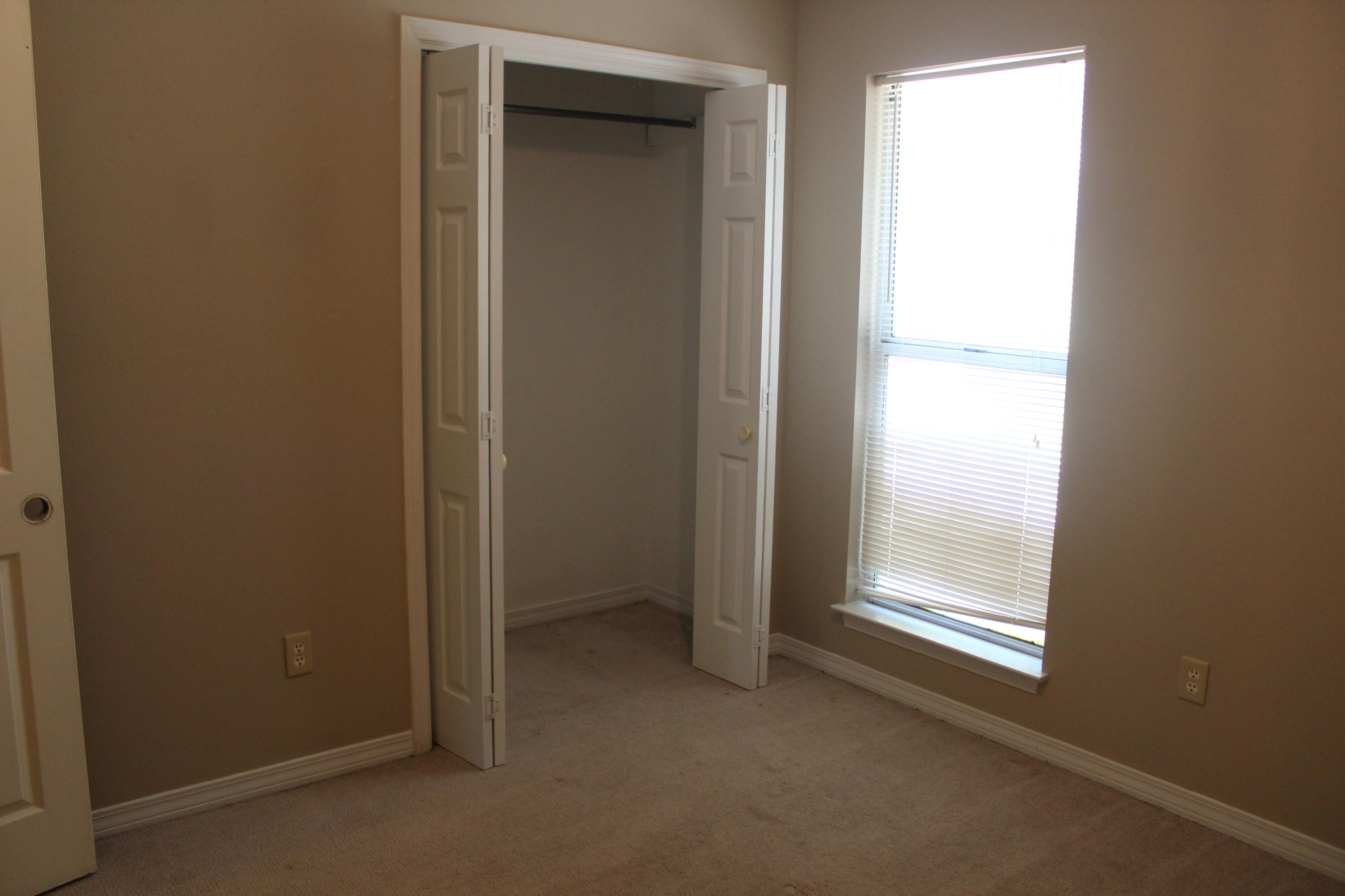 SHOAL CREEK MANOR - Residential