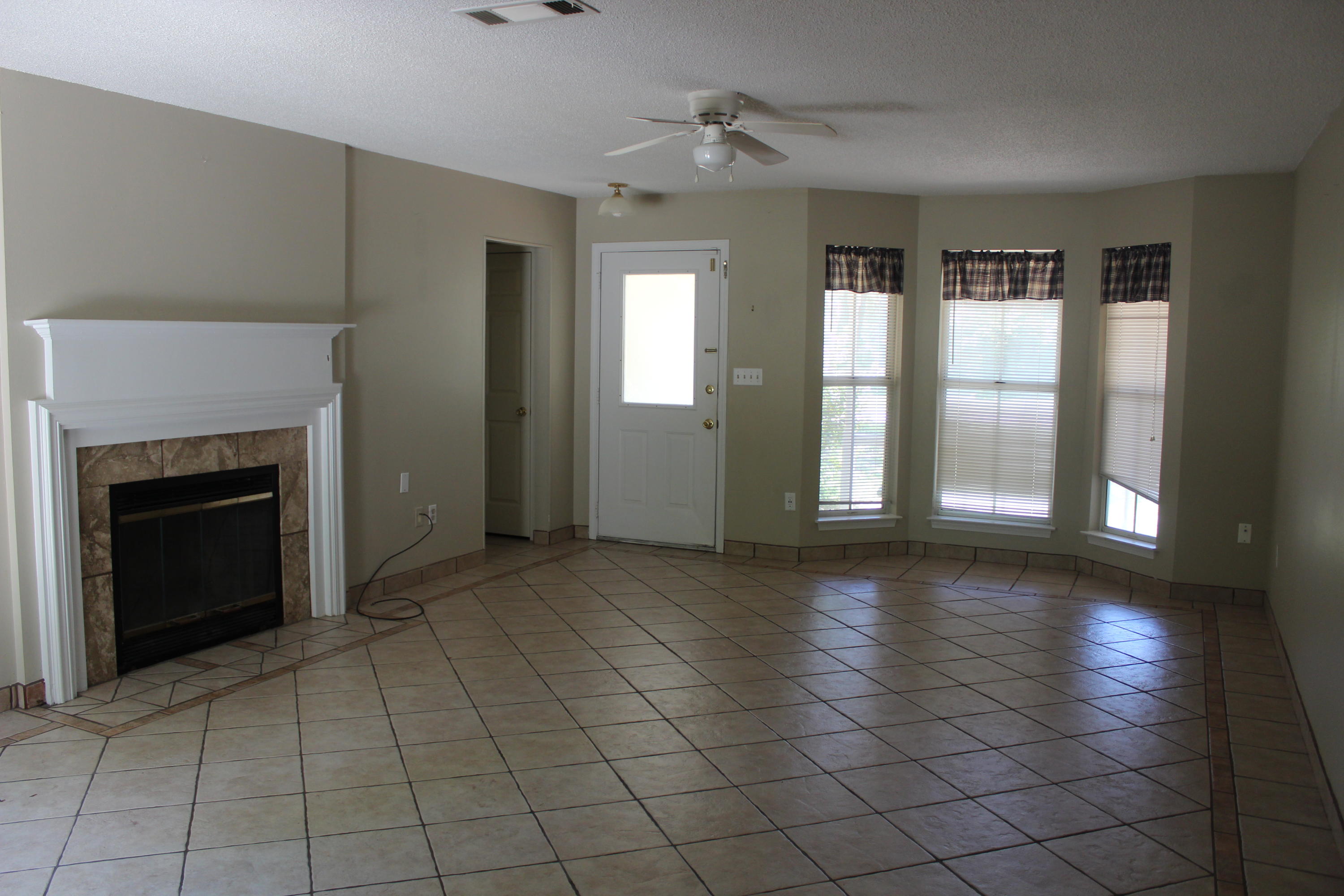 SHOAL CREEK MANOR - Residential