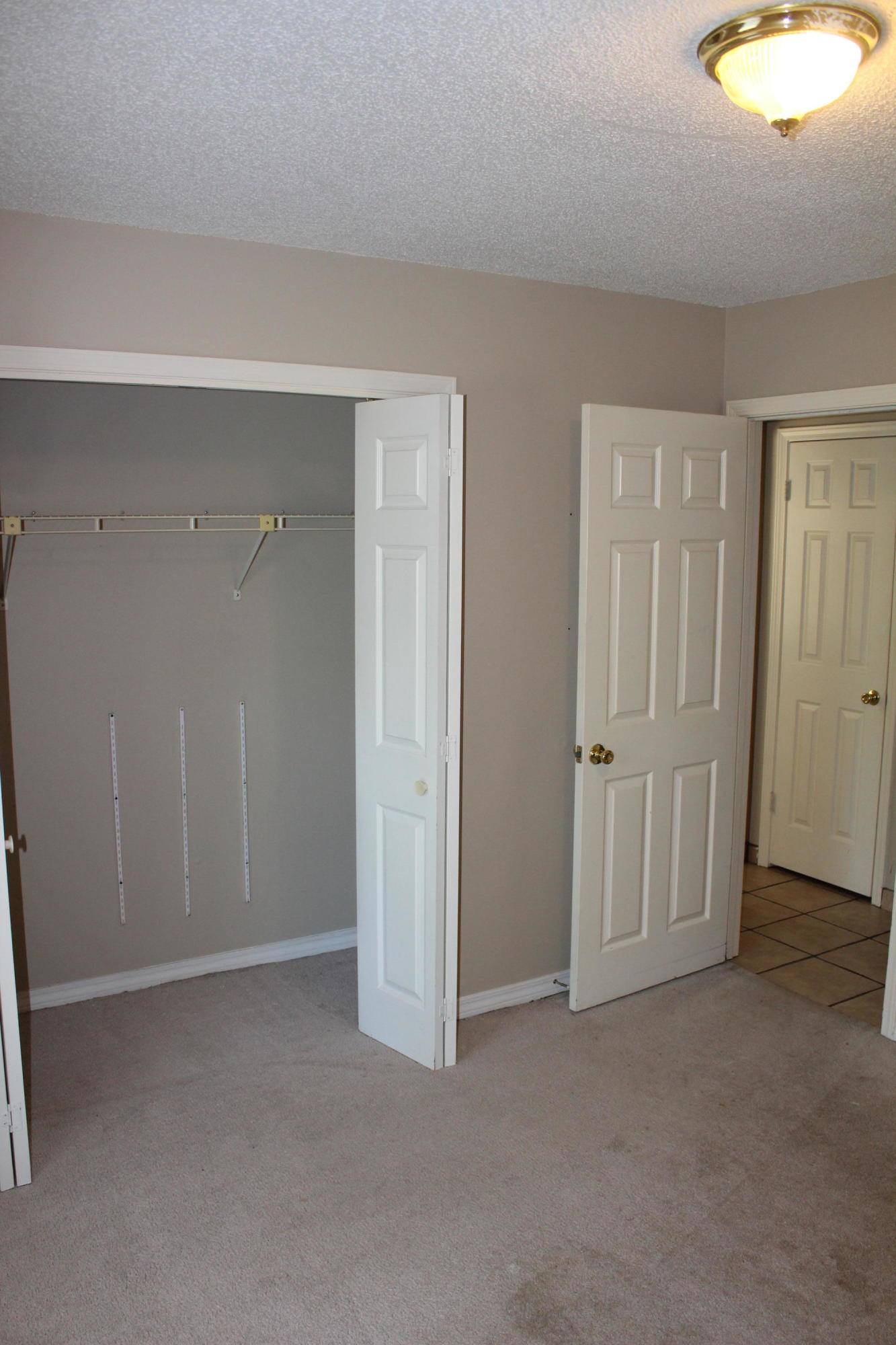 SHOAL CREEK MANOR - Residential