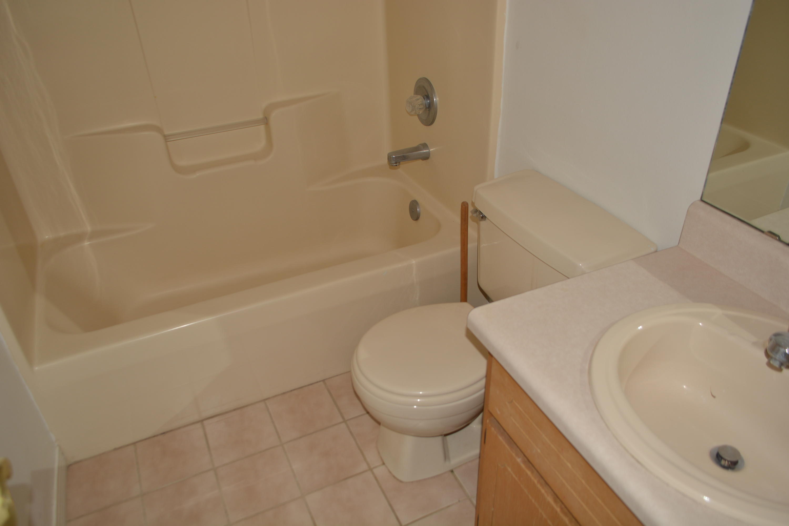 SHOAL CREEK MANOR WEST - Residential