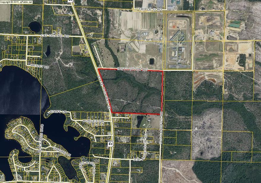 108 acres - Zoned Urban Residential allowing up to four homes per acre. City water, sewer and gas are available. This is a perfect location for a work force type housing development.
Seller financing with 10% down @ 5 % interest terms negotiable