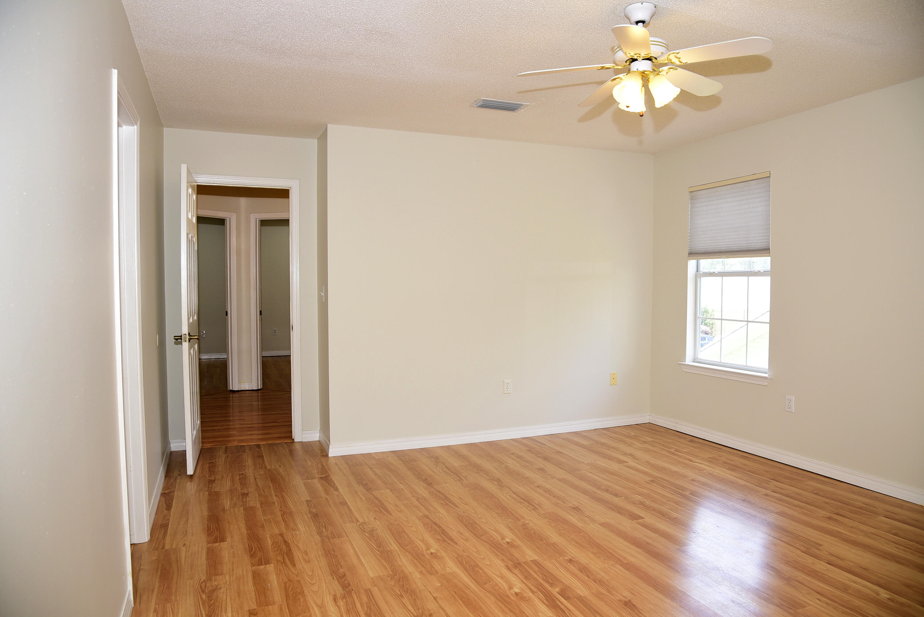 PARKWOOD PLACE AT BLUEWATER BAY - Residential Lease