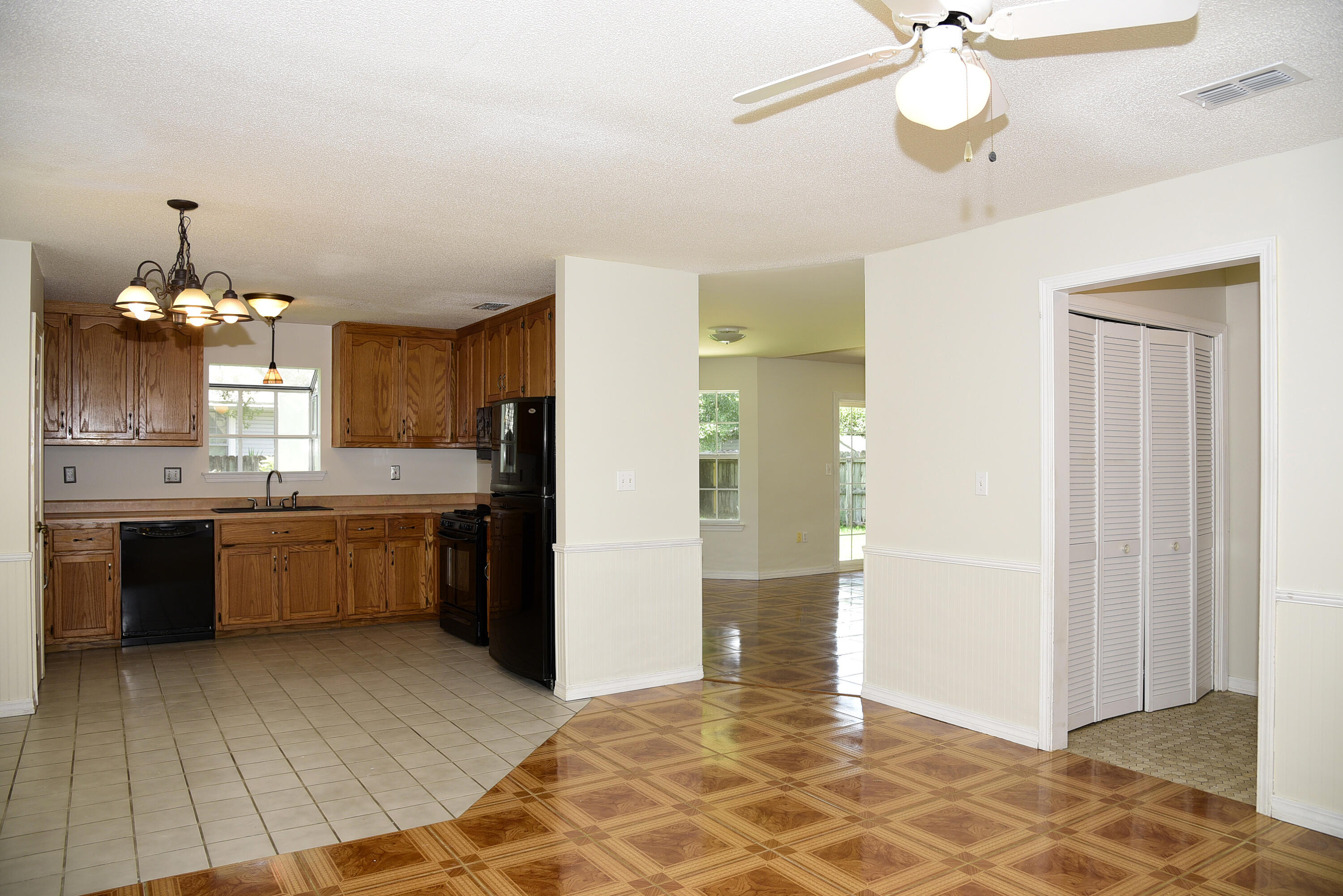 PARKWOOD PLACE AT BLUEWATER BAY - Residential Lease