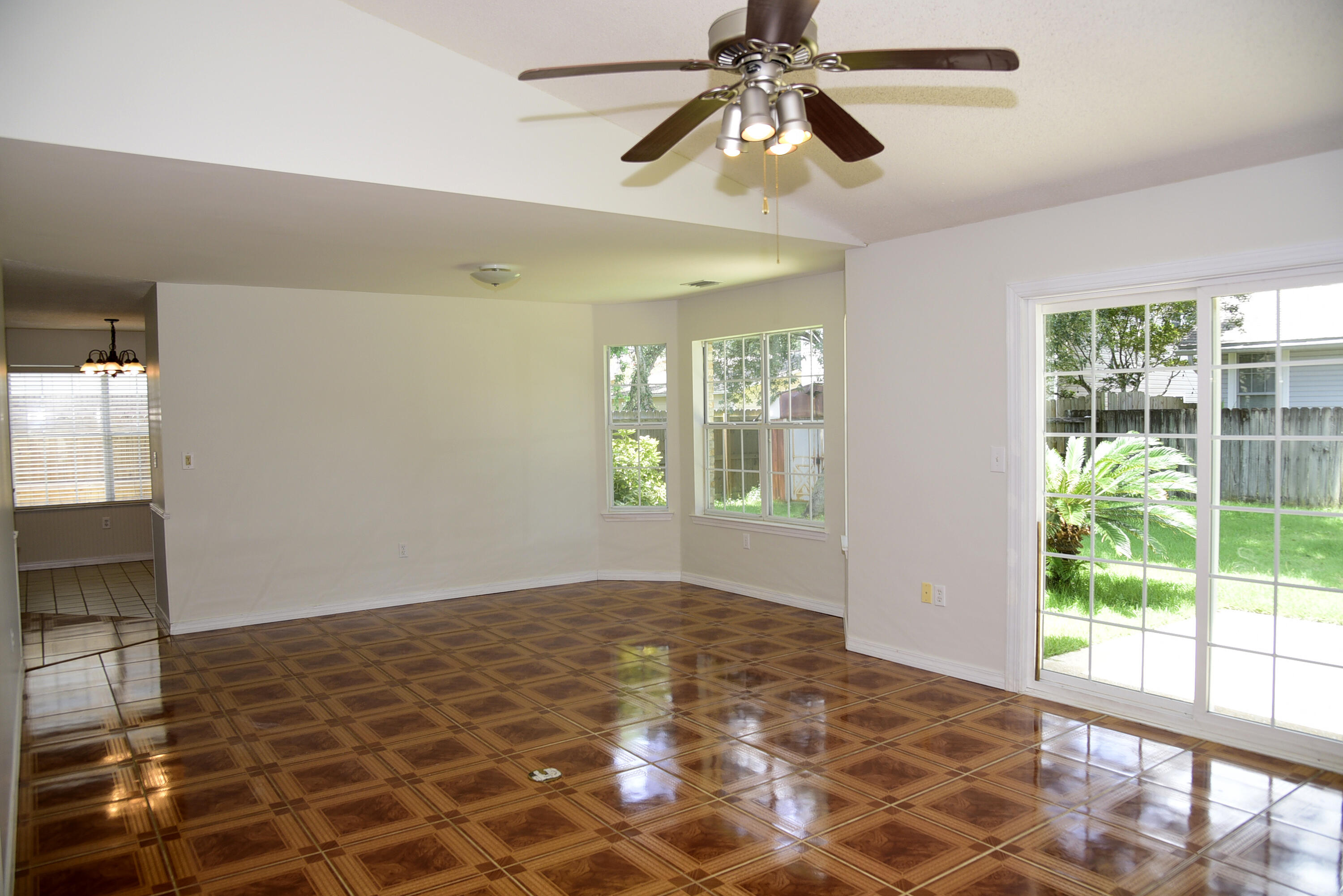 PARKWOOD PLACE AT BLUEWATER BAY - Residential Lease