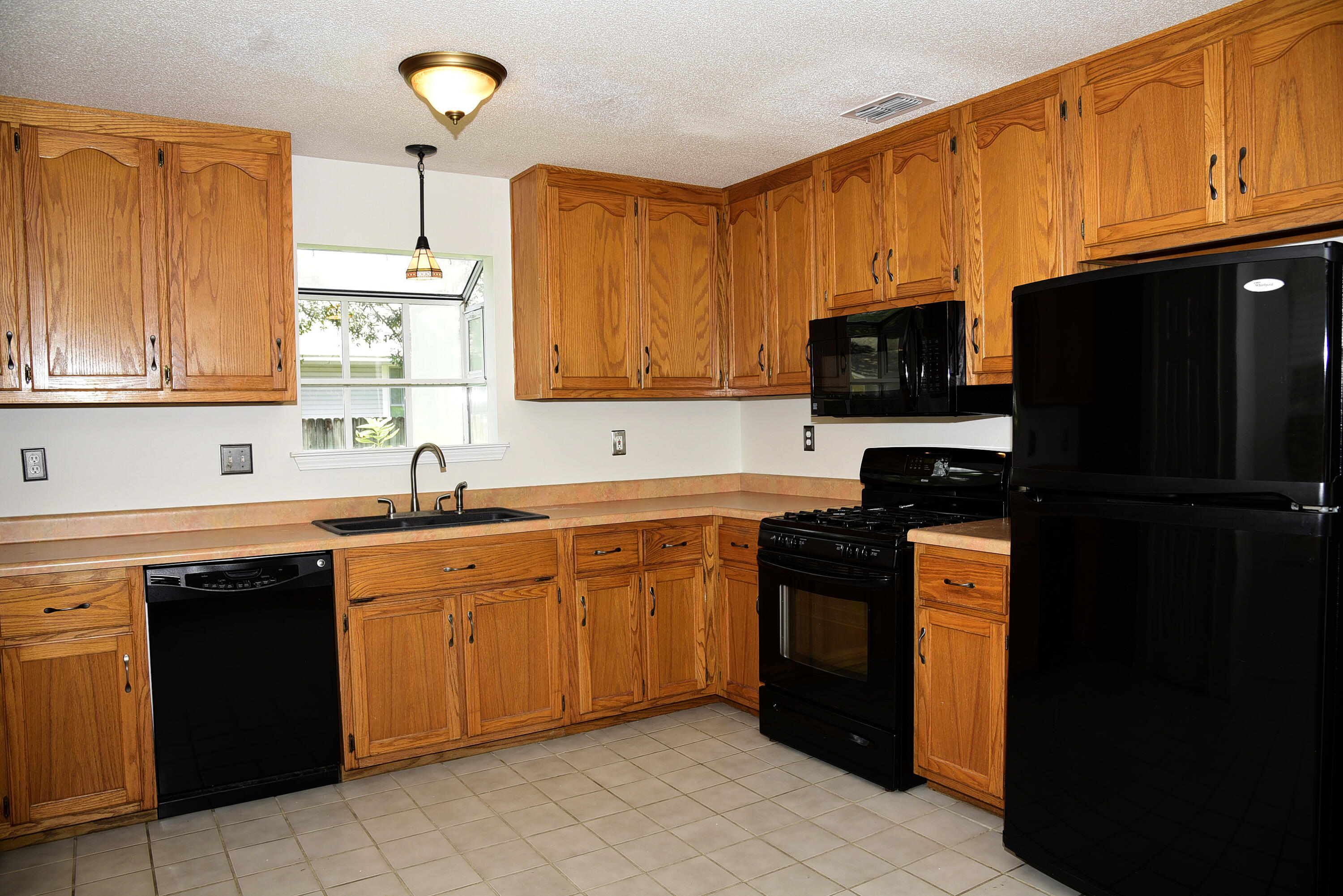 PARKWOOD PLACE AT BLUEWATER BAY - Residential Lease
