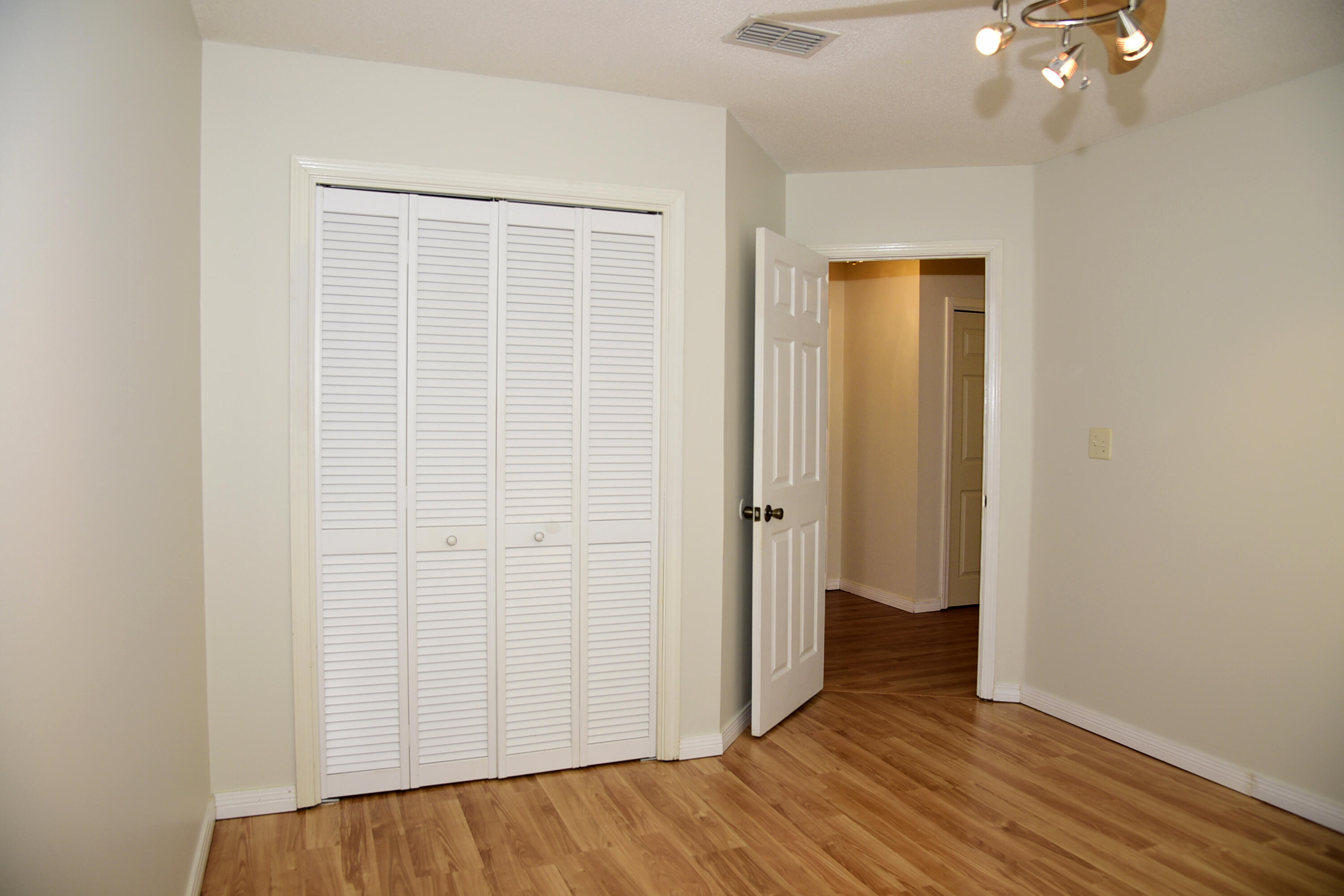 PARKWOOD PLACE AT BLUEWATER BAY - Residential Lease