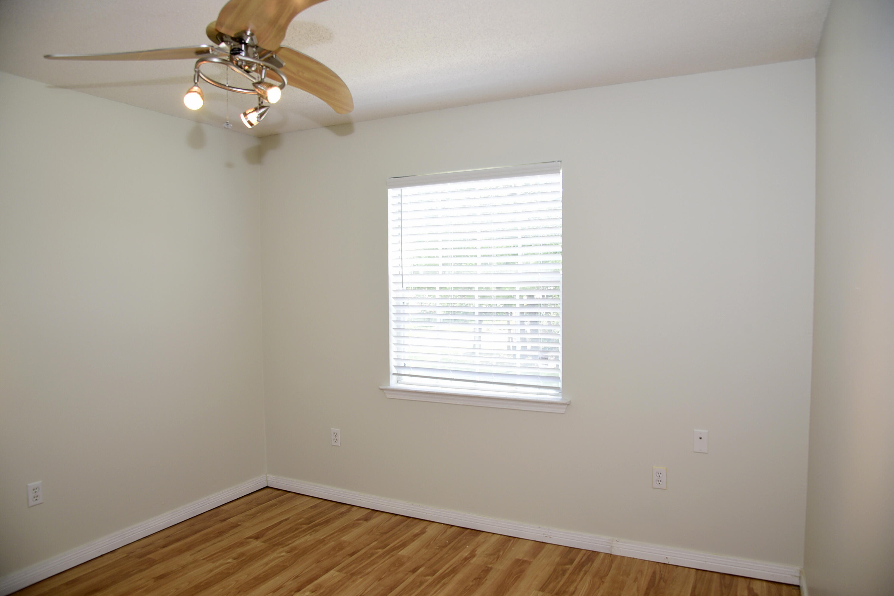 PARKWOOD PLACE AT BLUEWATER BAY - Residential Lease