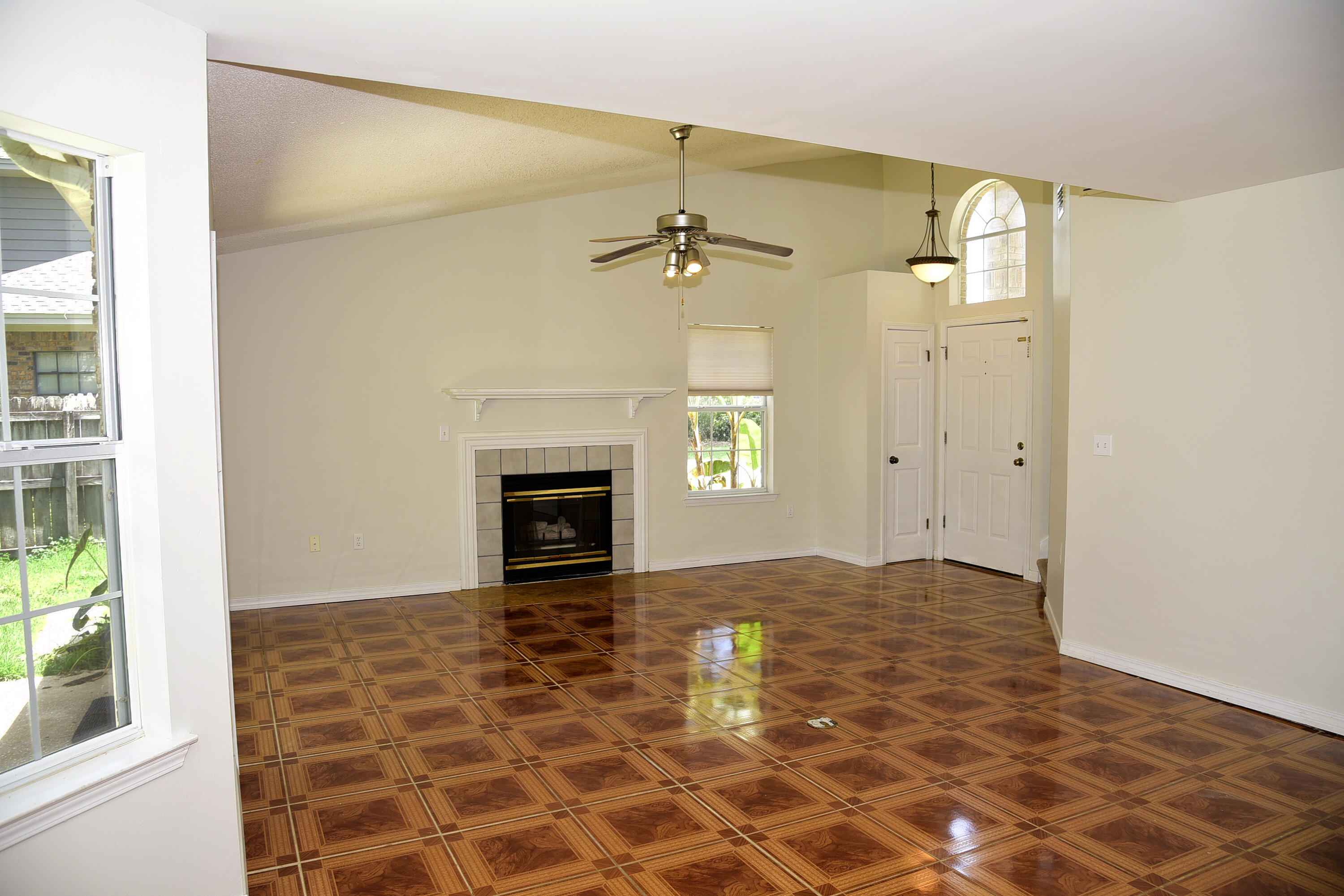 PARKWOOD PLACE AT BLUEWATER BAY - Residential Lease