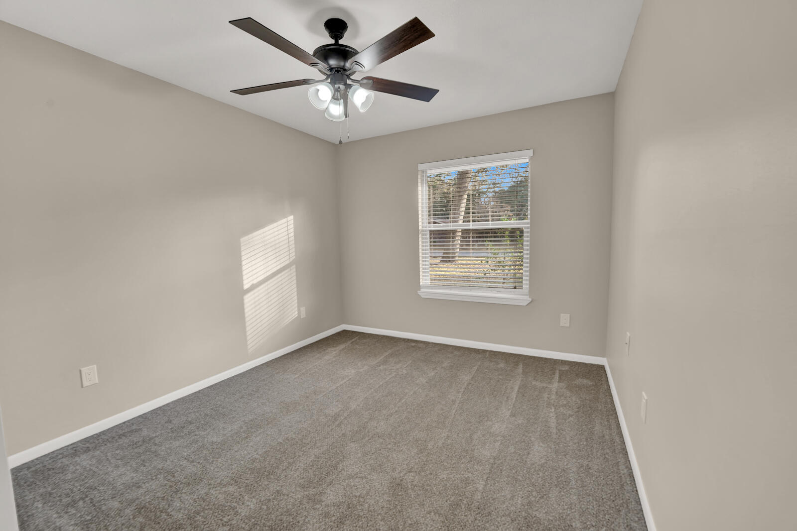 NICEVILLE (222200.00) - Residential