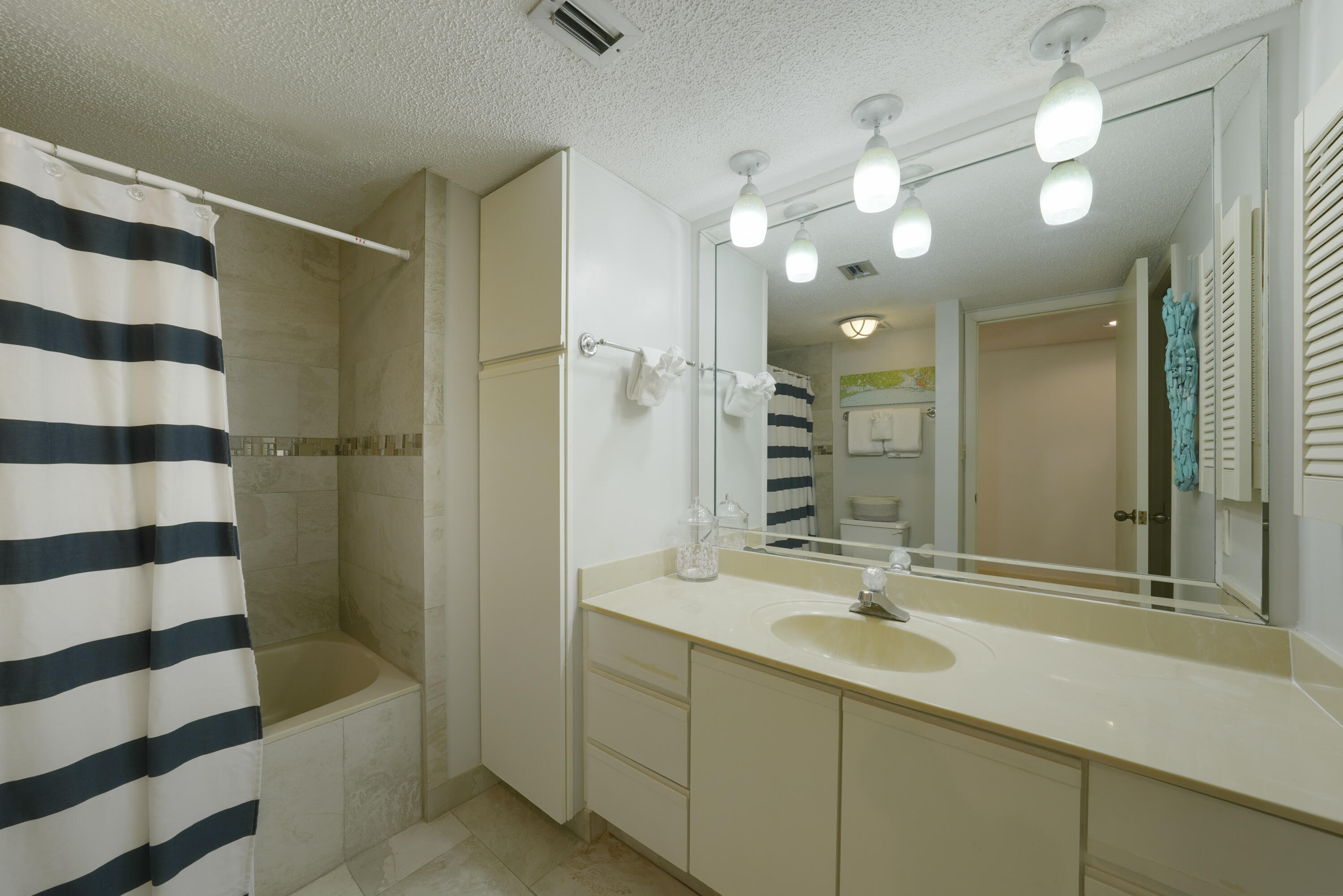 HIDDEN DUNES BEACH COTTAGES 1 - Residential