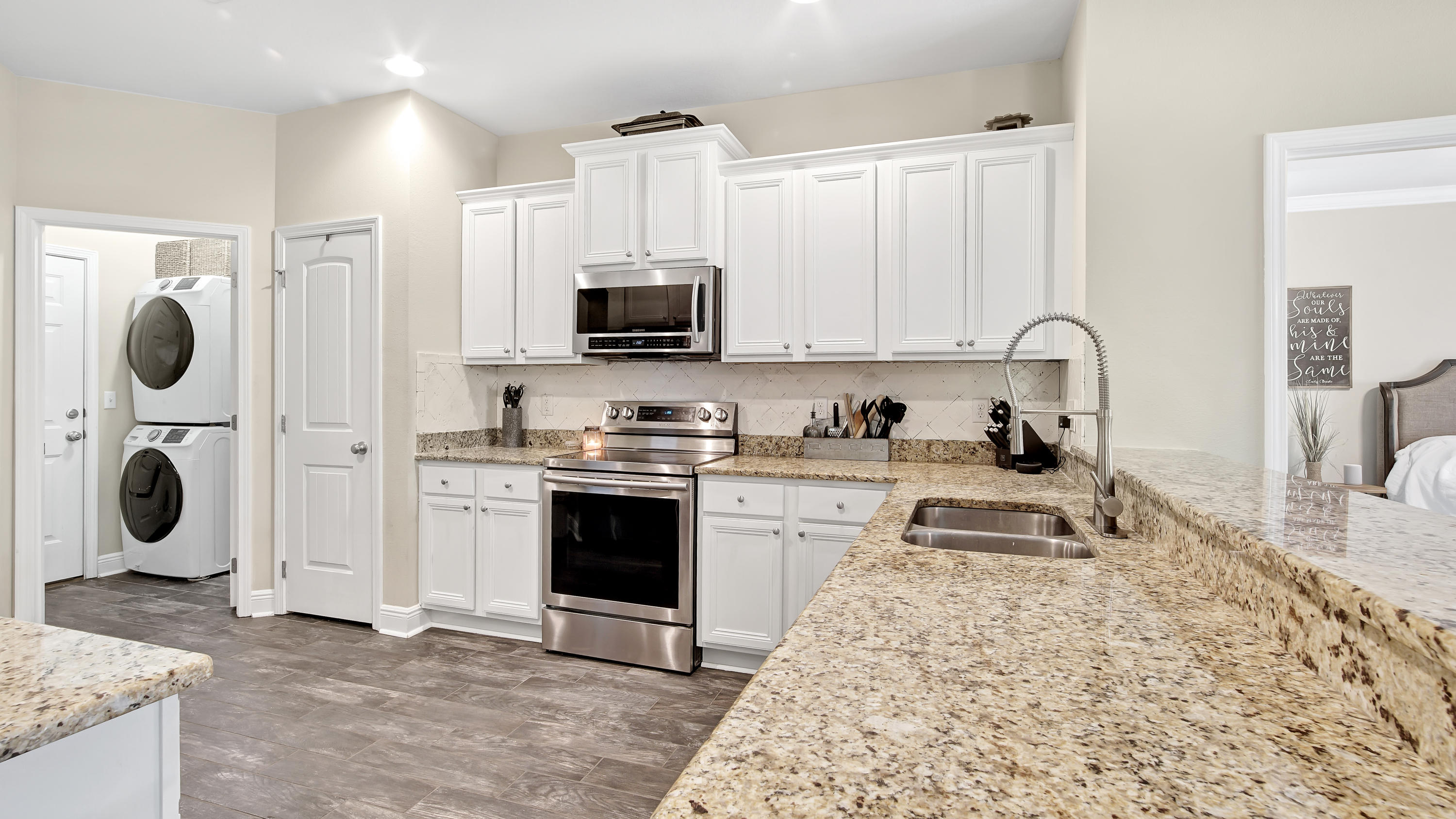 HAMMOCK BAY - Residential