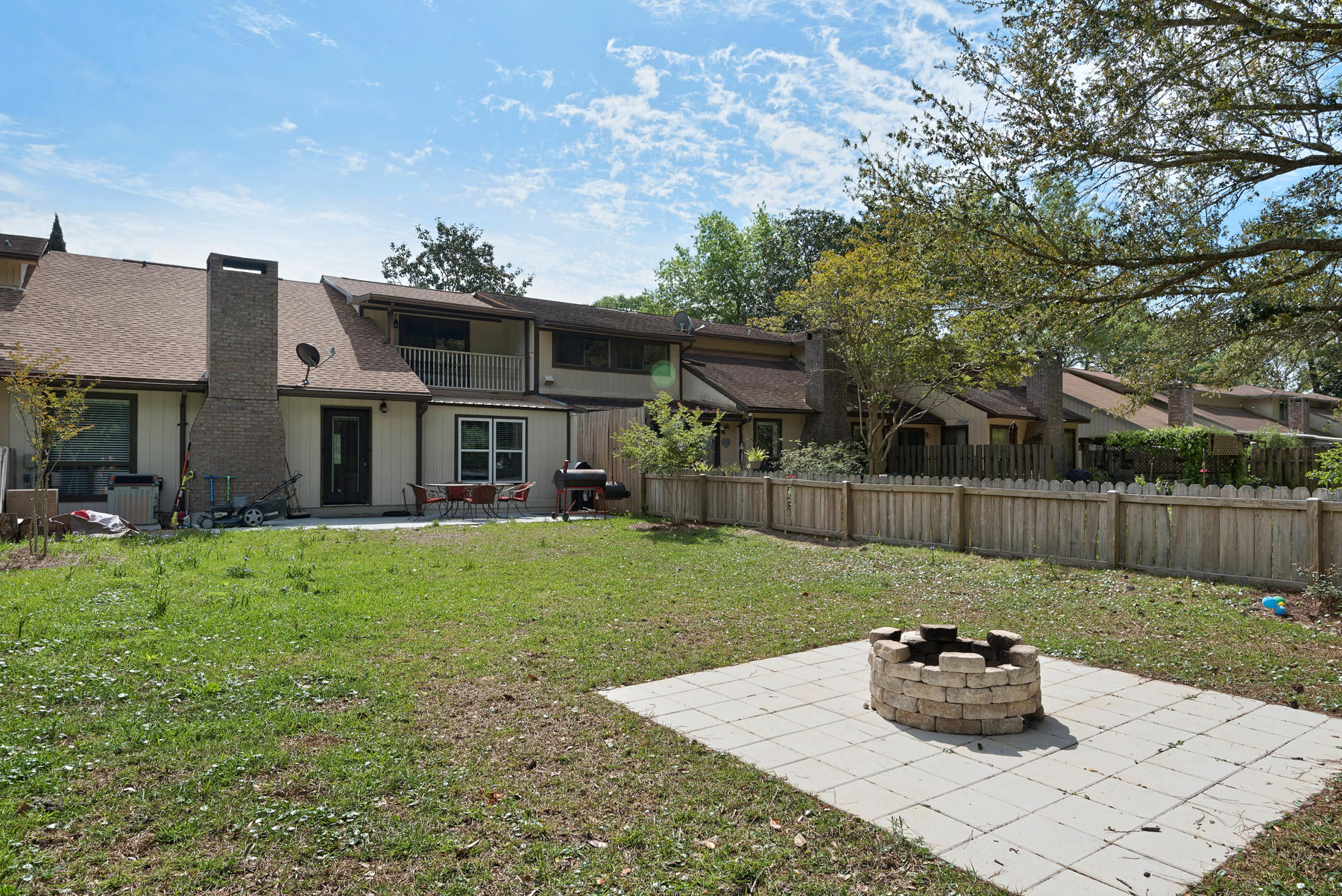 PINEWOOD ESTATES - Residential