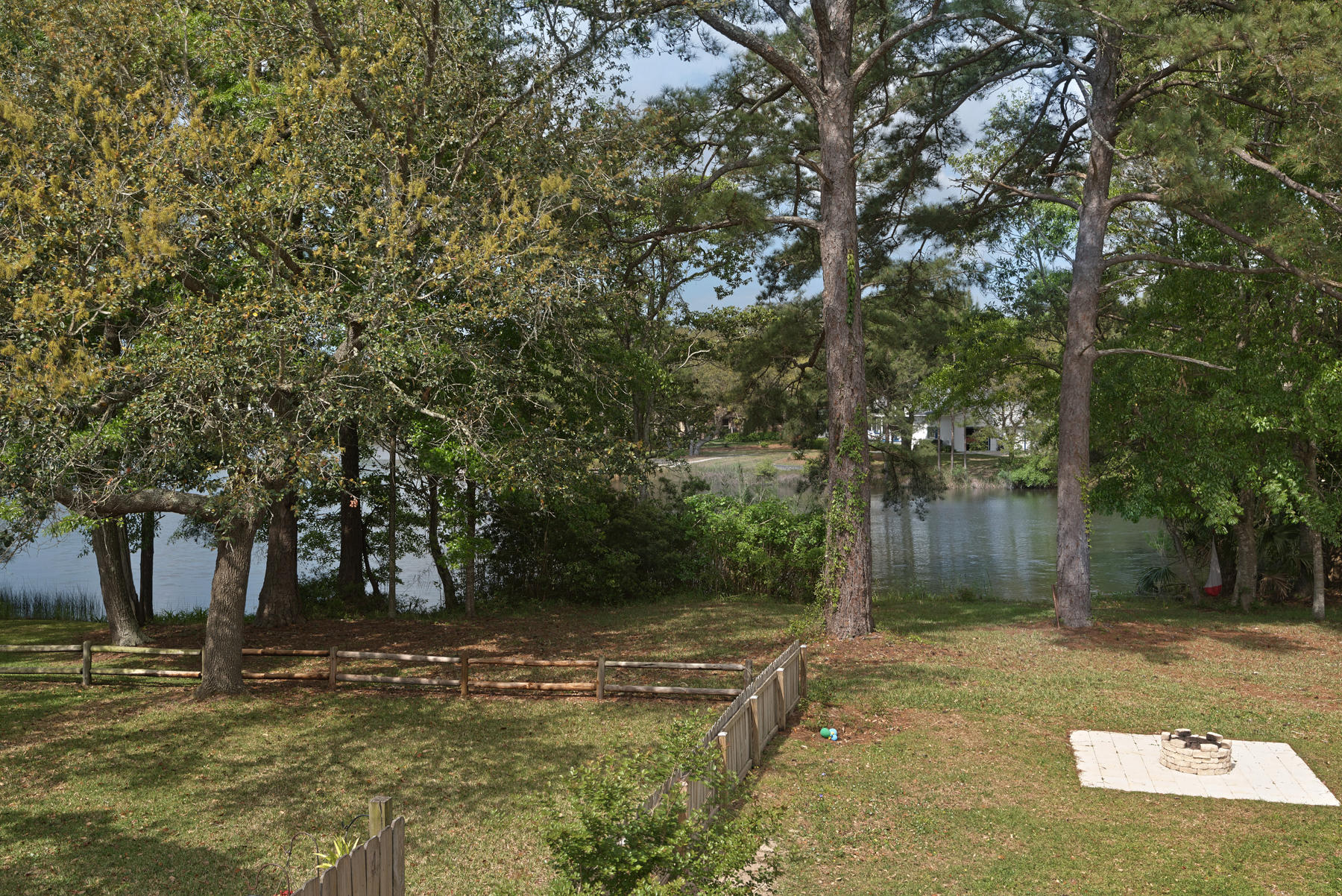 PINEWOOD ESTATES - Residential