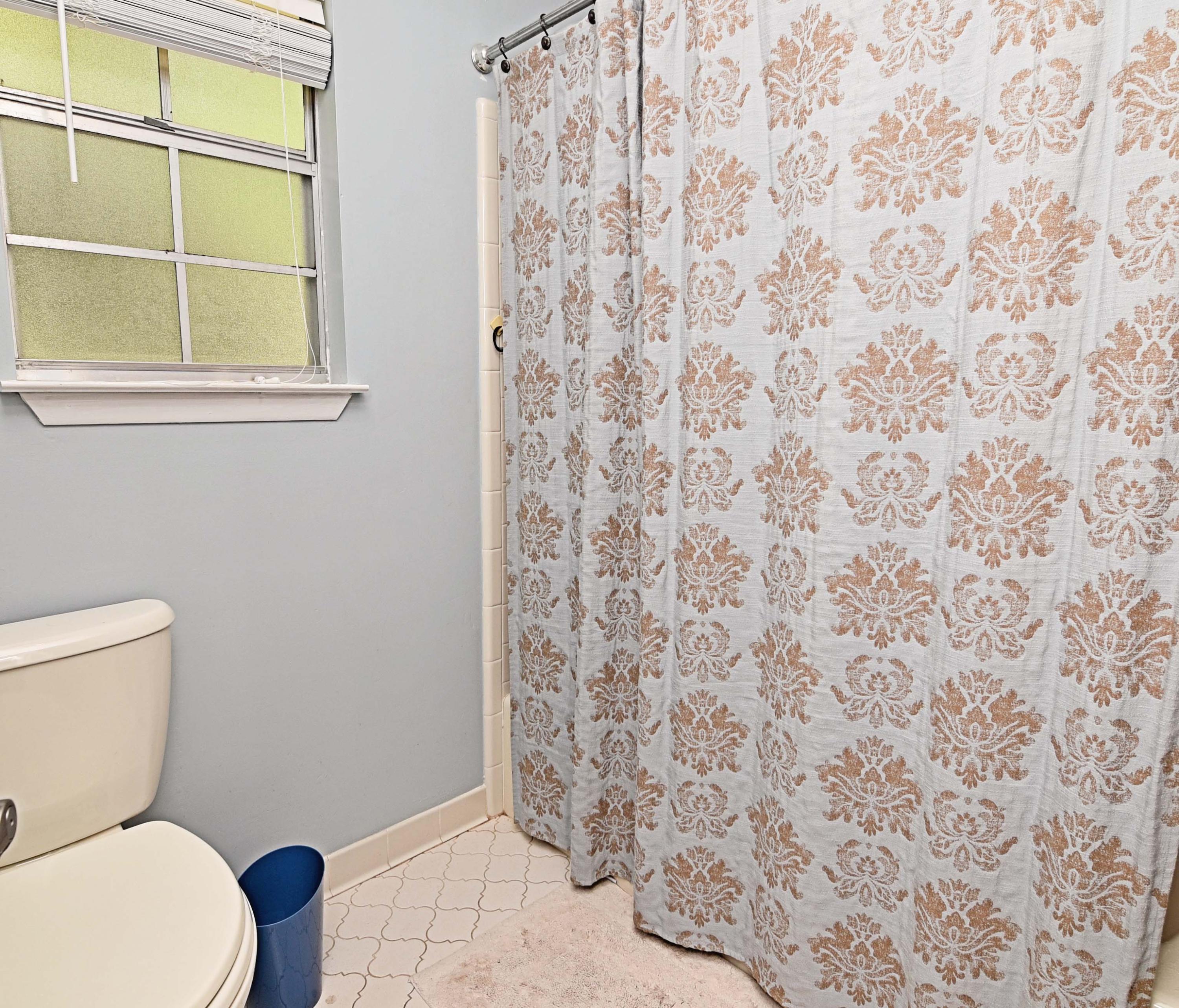 ROCKY BAYOU COUNTRY CLUB ESTATES 1 - Residential