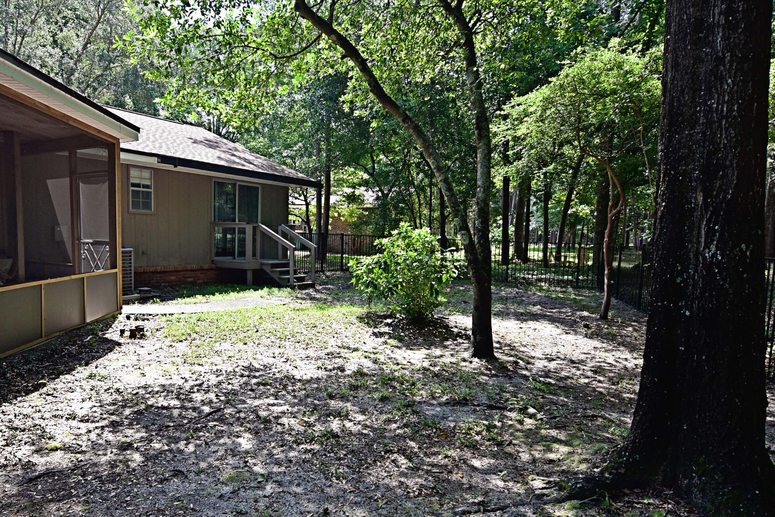 ROCKY BAYOU COUNTRY CLUB ESTATES 1 - Residential
