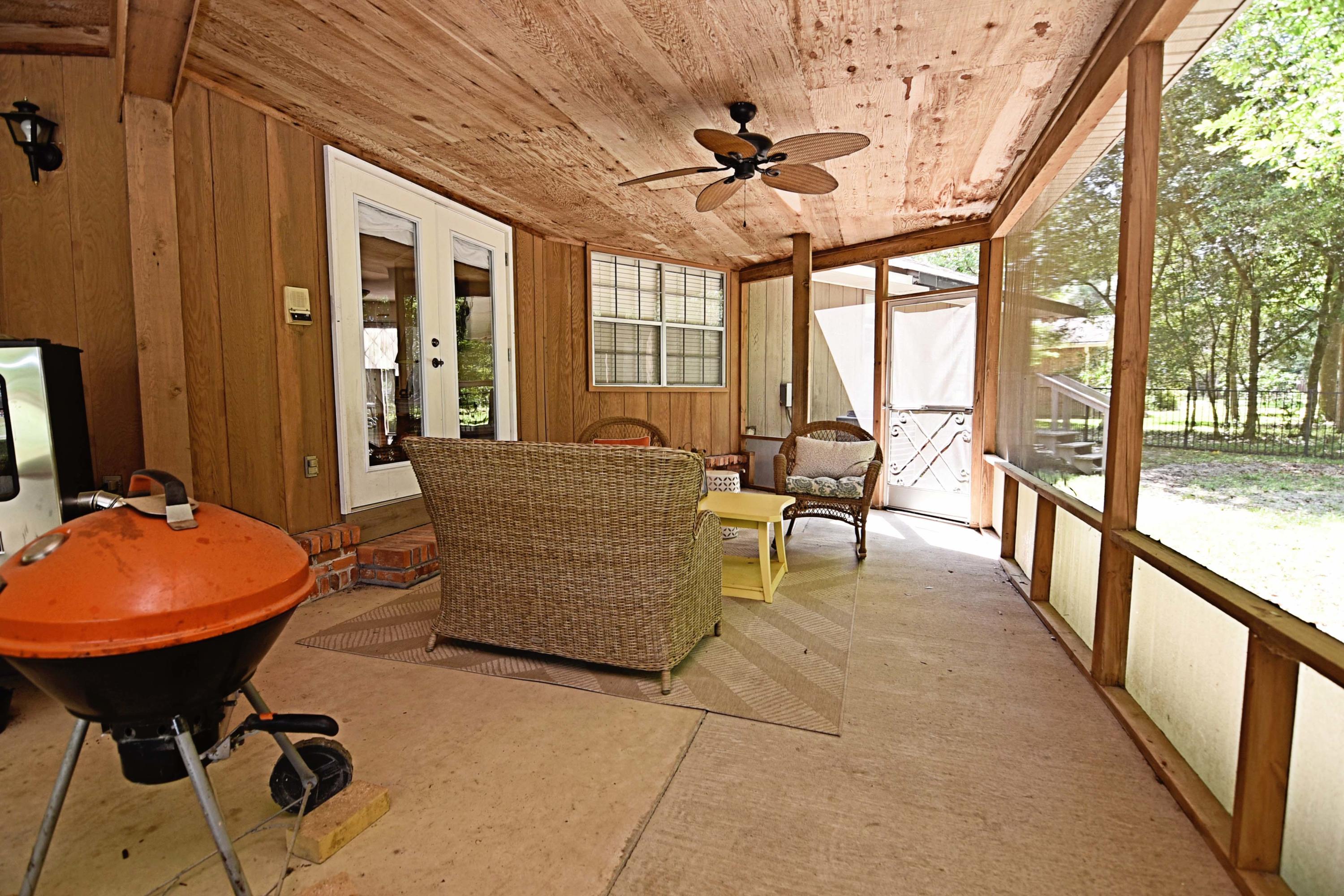 ROCKY BAYOU COUNTRY CLUB ESTATES 1 - Residential