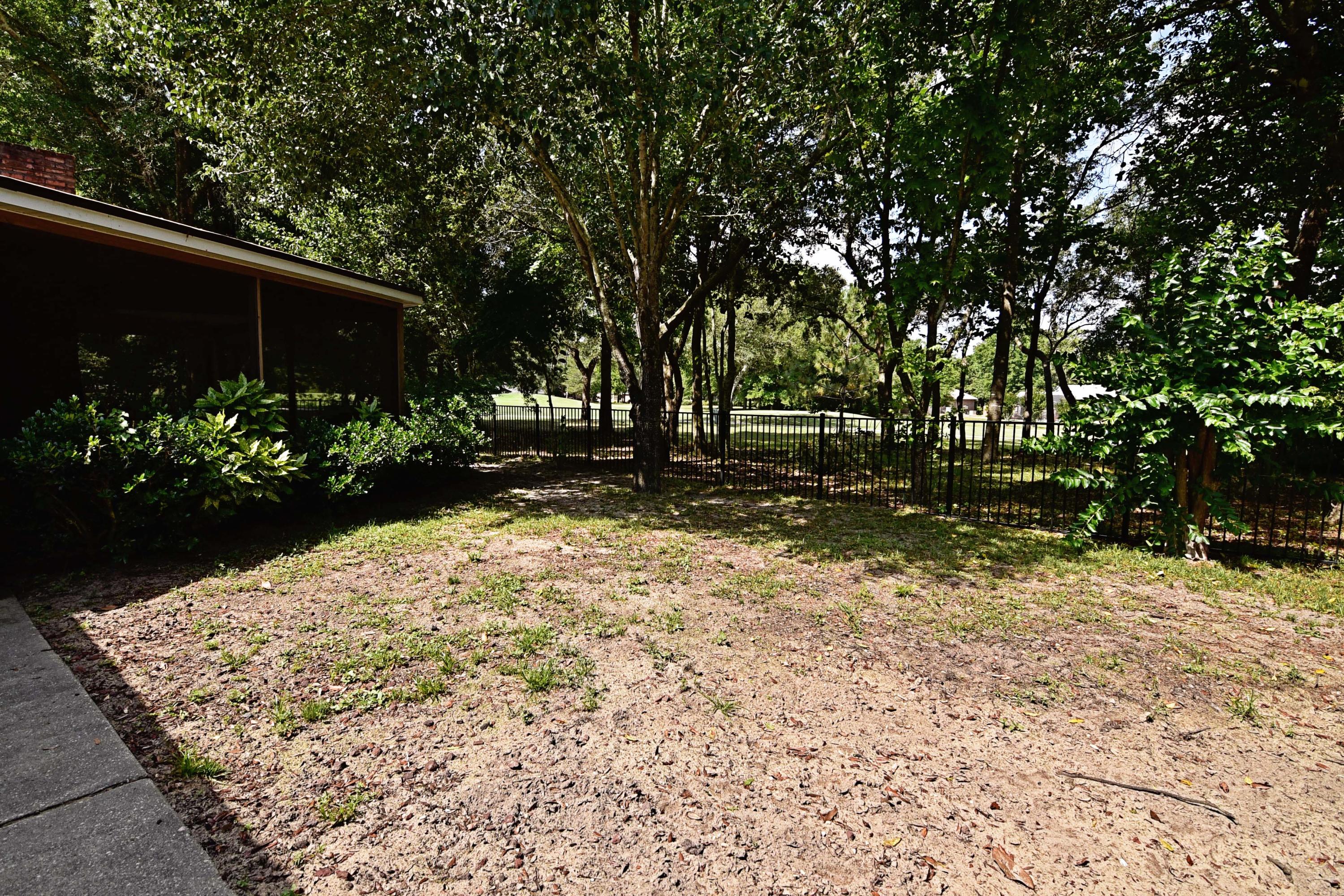 ROCKY BAYOU COUNTRY CLUB ESTATES 1 - Residential