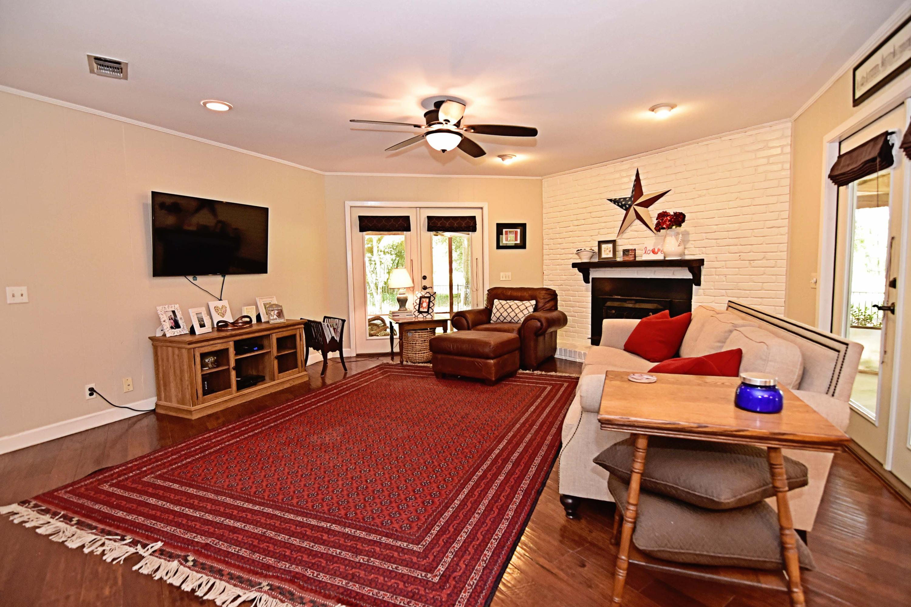 ROCKY BAYOU COUNTRY CLUB ESTATES 1 - Residential