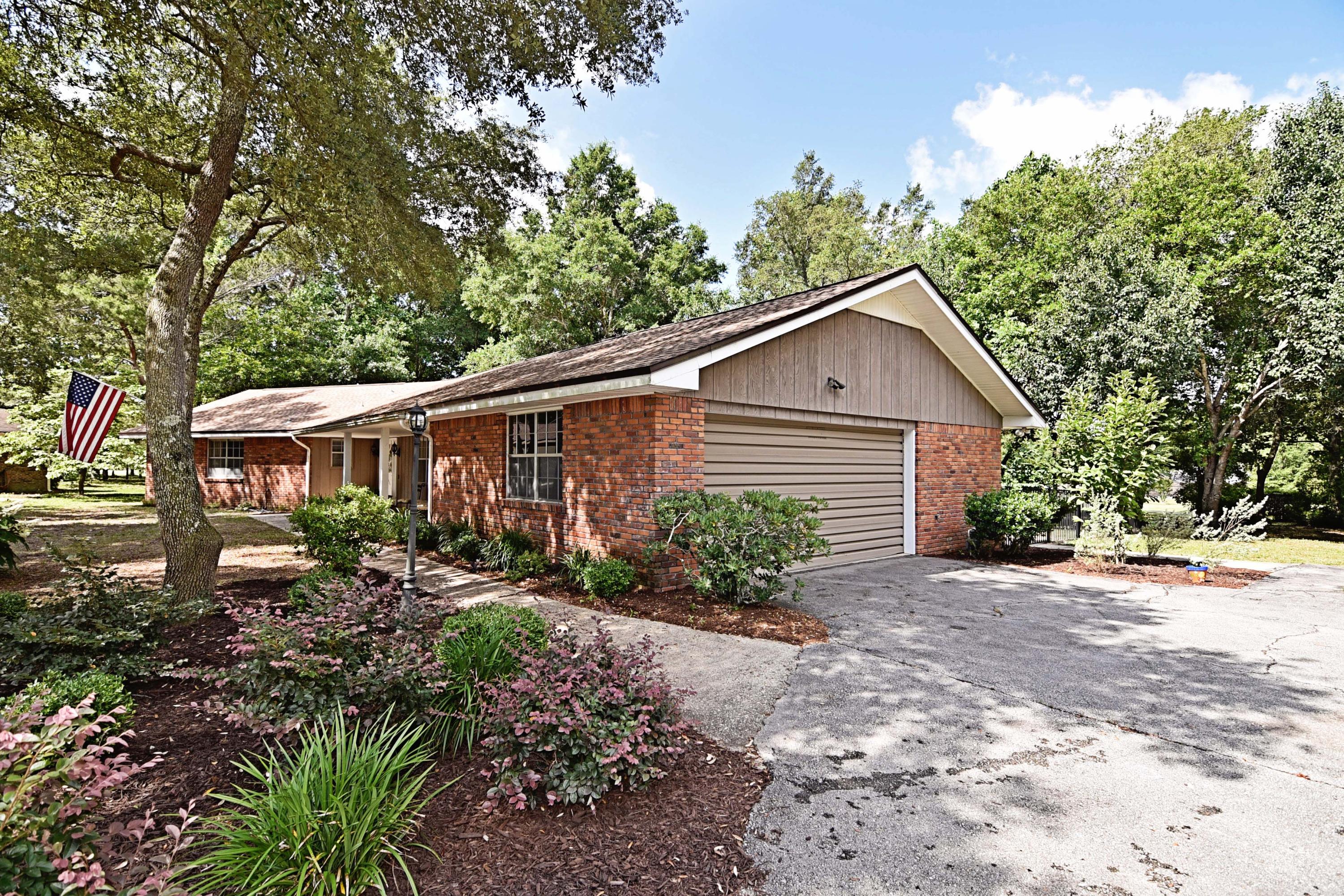 ROCKY BAYOU COUNTRY CLUB ESTATES 1 - Residential