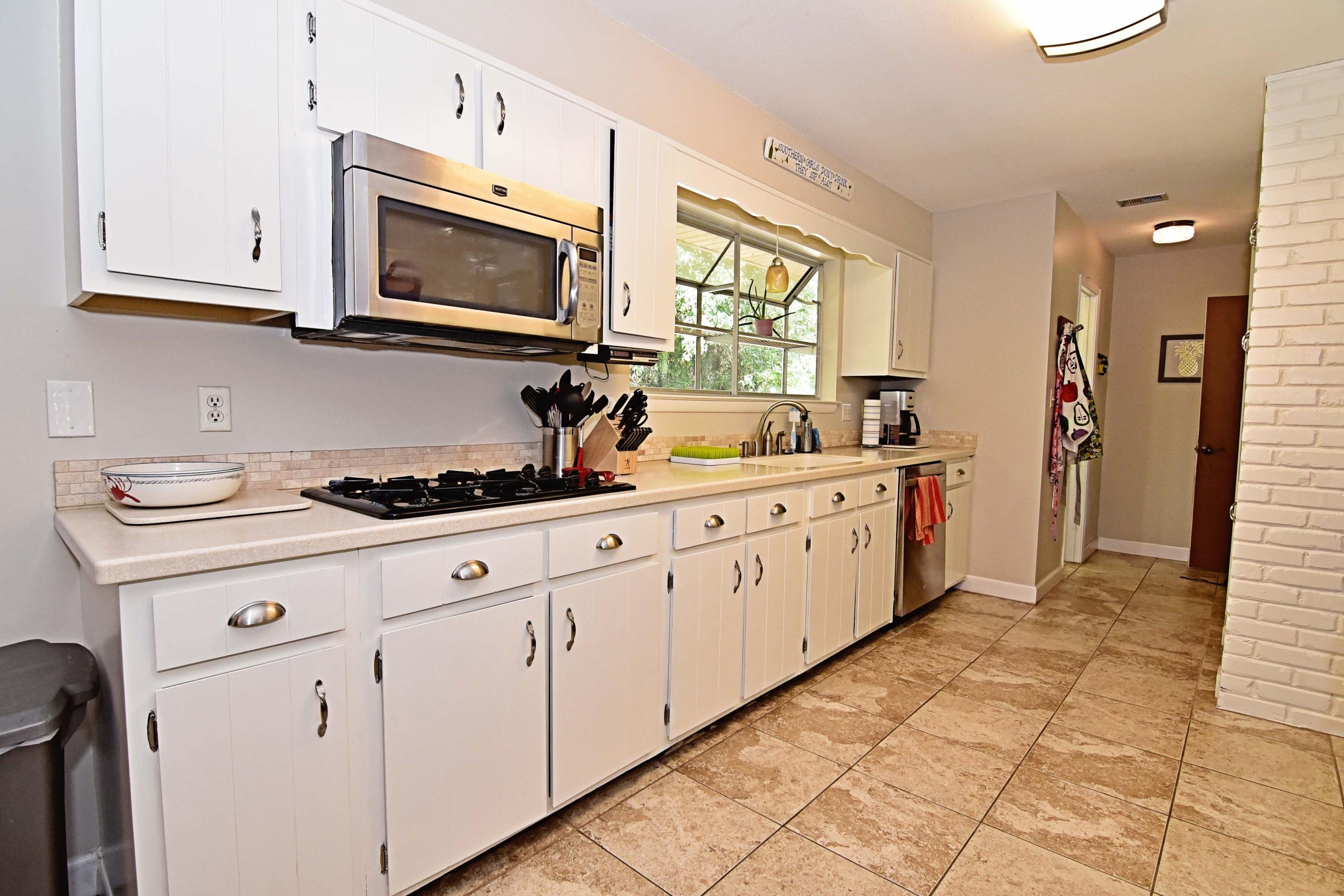 ROCKY BAYOU COUNTRY CLUB ESTATES 1 - Residential