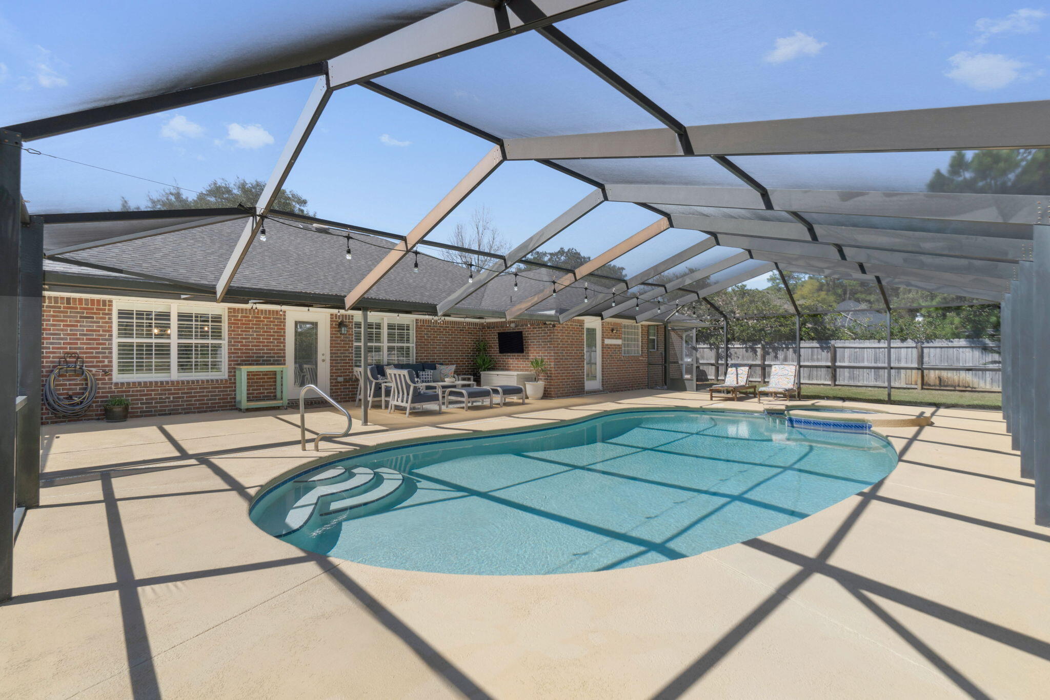 BISCAYNE POINTE - Residential