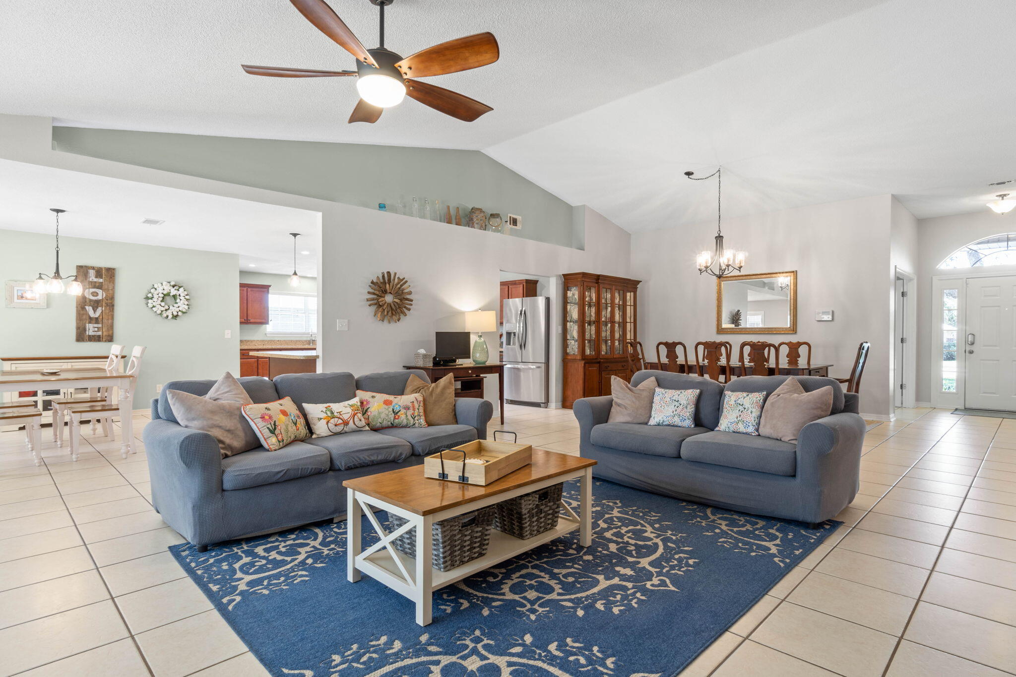 BISCAYNE POINTE - Residential